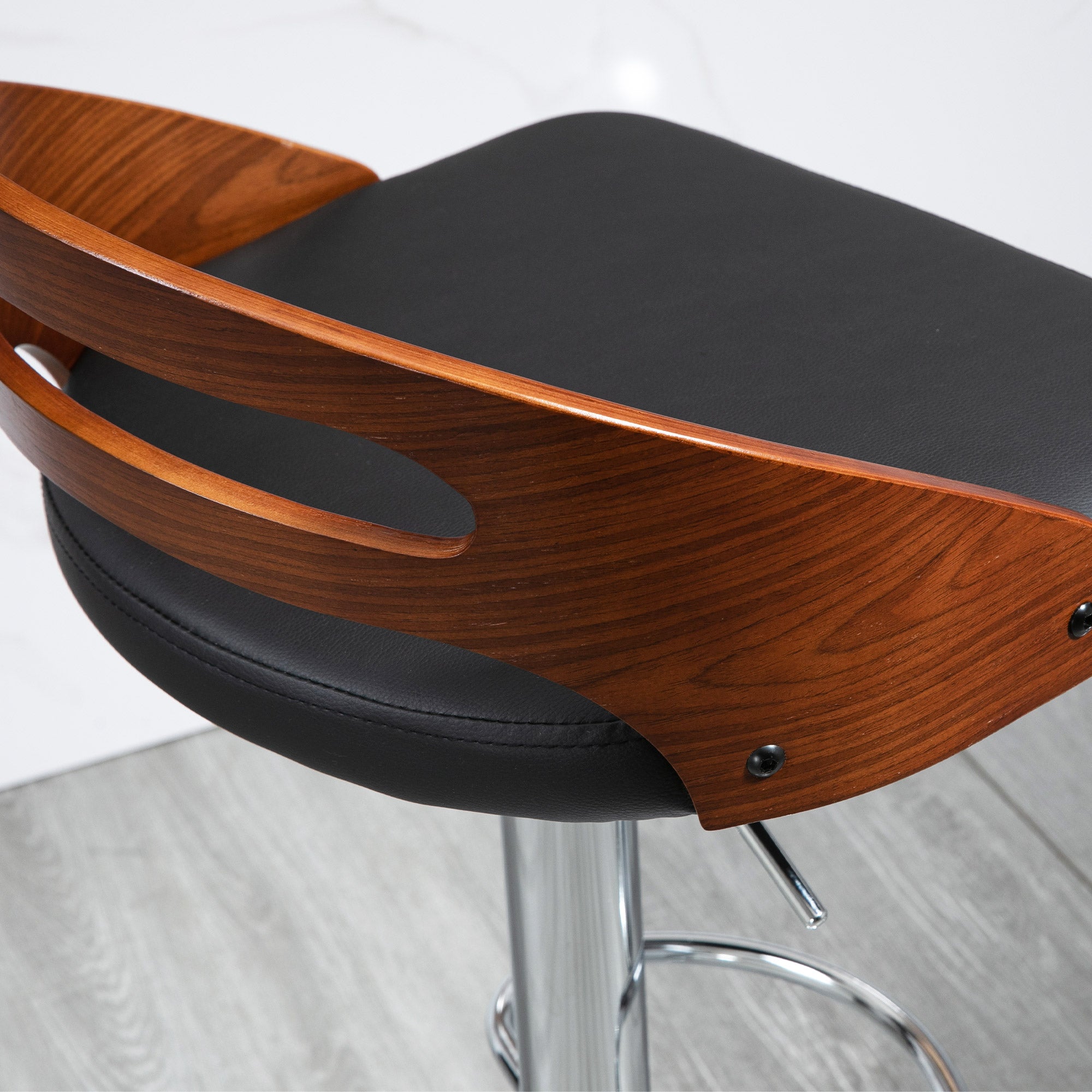 Lot de 2 tabourets de Bar Design Contemporain Hauteur d'assise réglable pivotant 360° revêtement synthétique Noir Dossier ajouré Aspect Bois