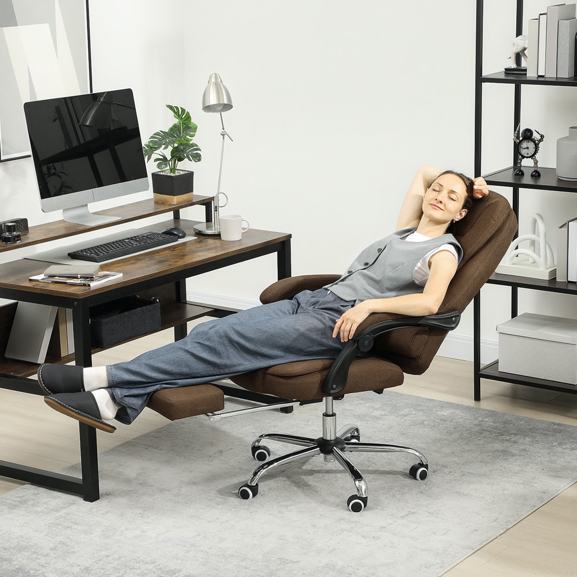 Fauteuil de bureau, chaise de bureau ergonomique avec hauteur réglable, dossier inclinable et repose-pied, tissu aspect lin, pour chambre, télétravail, charge 120 Kg, marron