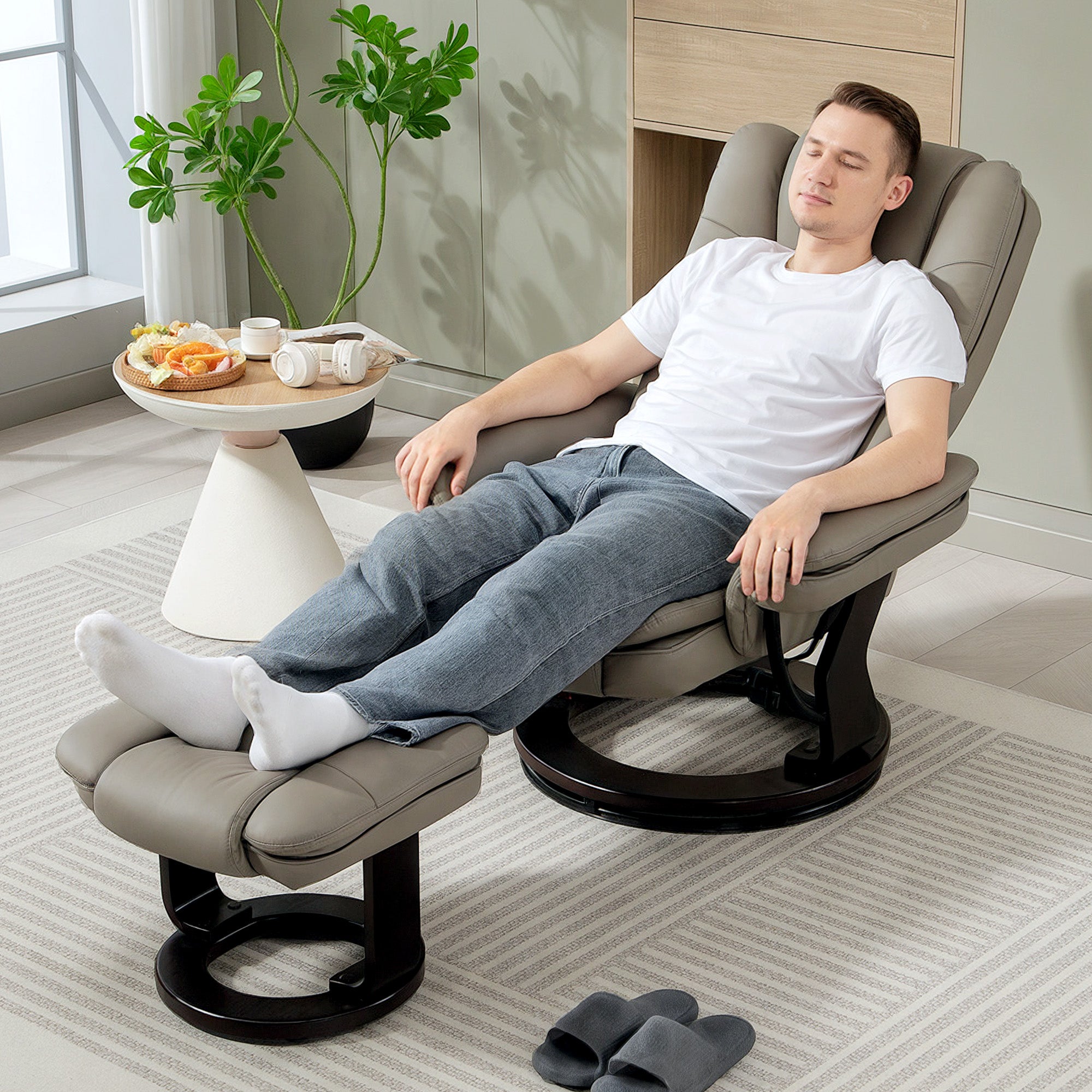 Fauteuil de relaxation avec repose-pied, dossier inclinable 135° max., siège pivotant 360°, assise rembourrée confort, revêtement synthétique, pour salon, chambre, bureau, marron