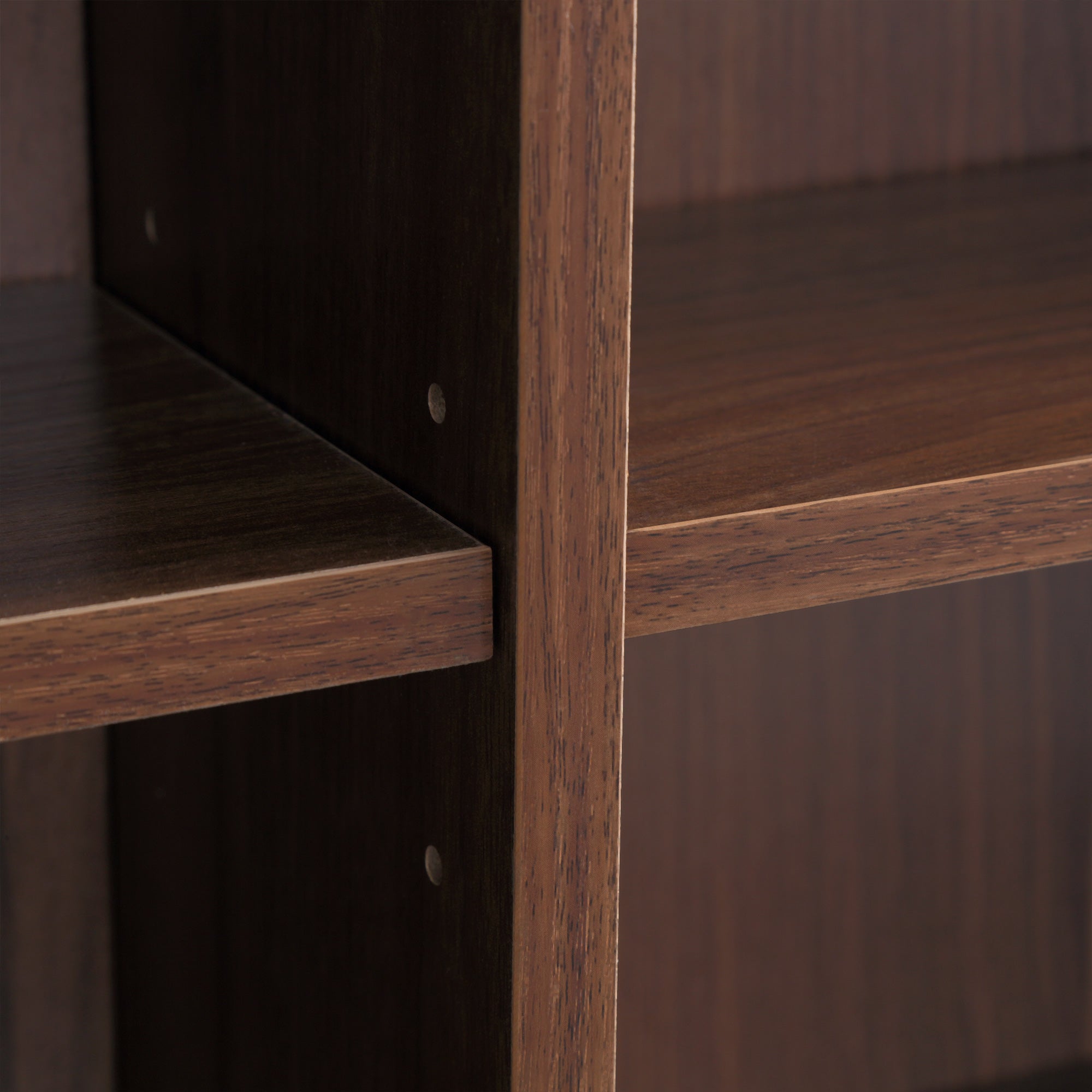 Rangements pour CD et DVD, étagère rangement, capacité max. 1116 CD/528 DVD, 36 compartiments et étagères réglables, pour bureau, salon, chambre, 102 x 23,5 x 195 cm, marron