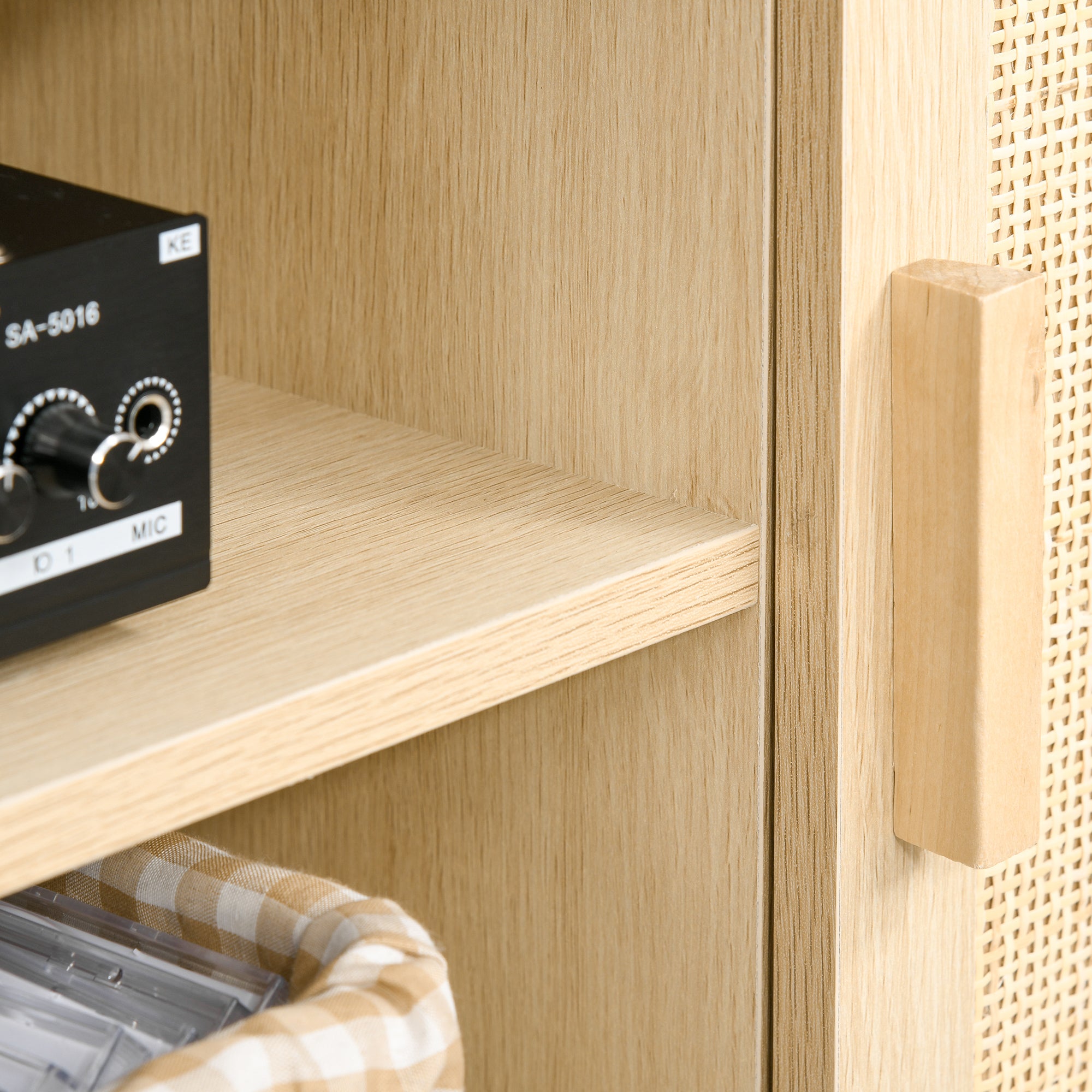 Meuble TV Banc TV 2 niches 2 placards Porte cannage en rotin dim. 115L x 40l x 48H cm MDF Aspect Bois Clair