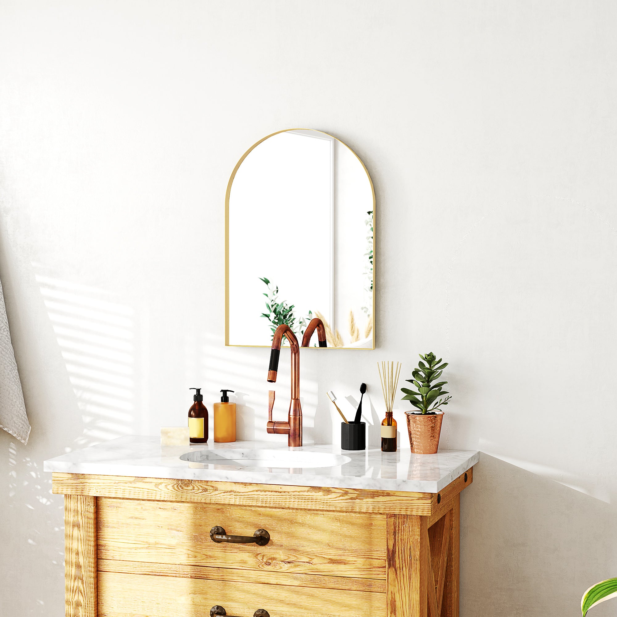 Miroir mural arqué, miroir de salle de bain, 50 x 70 cm, haute définition, avec cadre en alliage d'aluminium, pour chambre, salon, entrée, or