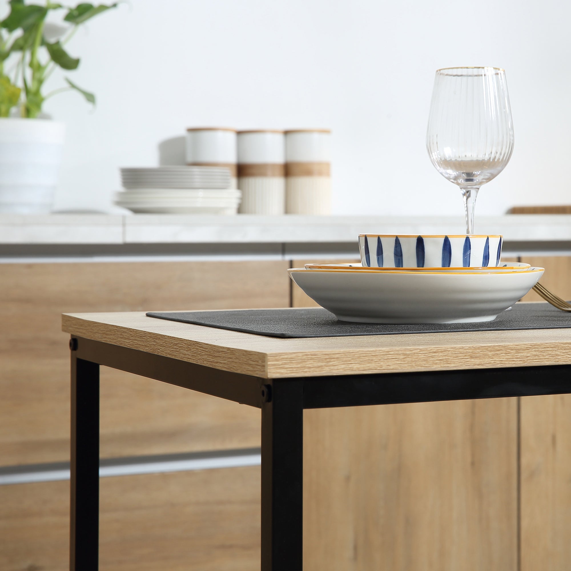 Ensemble Table et chaises de Salle à manger Set de 1 Table + 2 chaises encastrables pour Cuisine - métal Noir Aspect chêne Clair