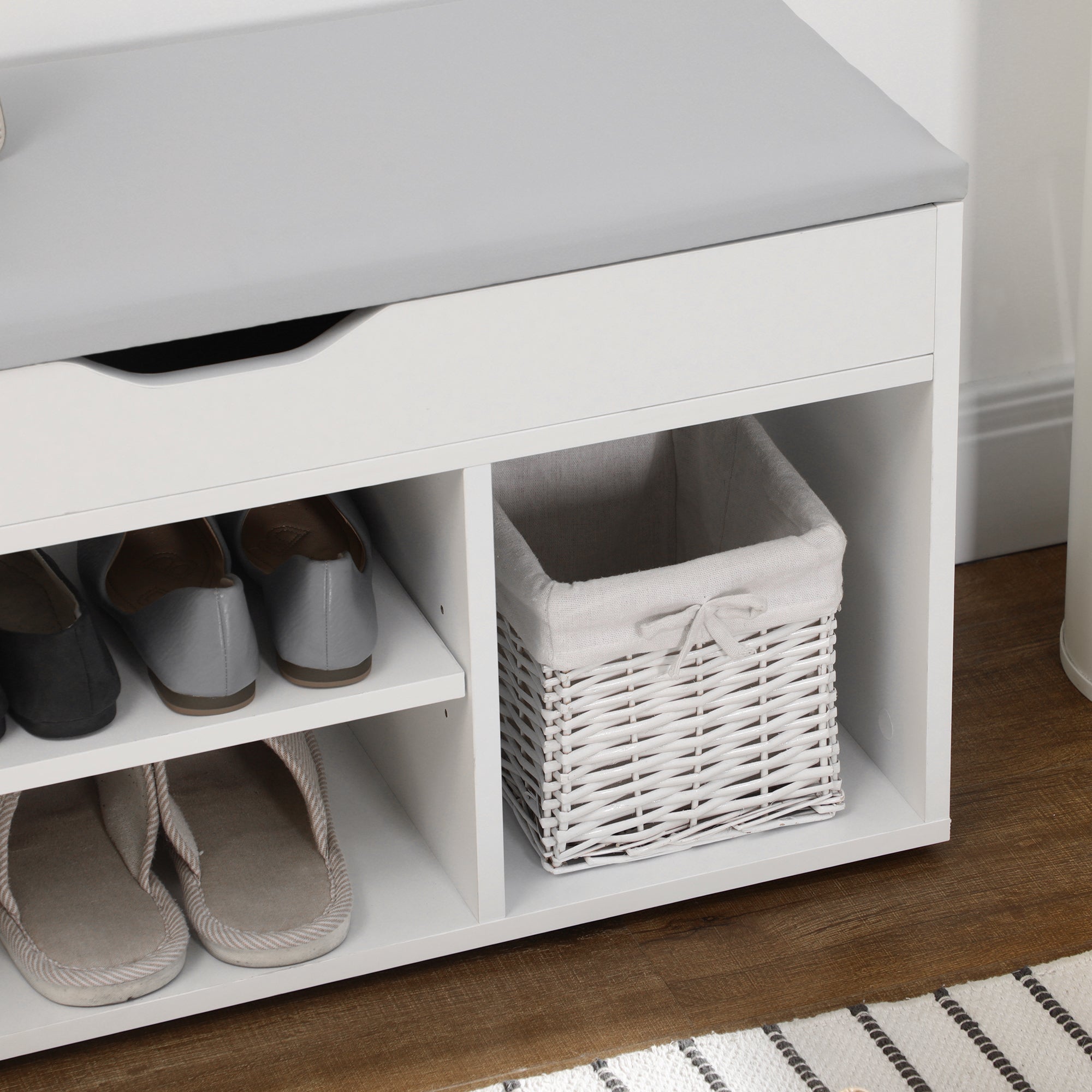 Meuble Chaussures Banc à Chaussures 2 Niveaux Rangement, Niche + Coffre intégré avec Coussin Blanc