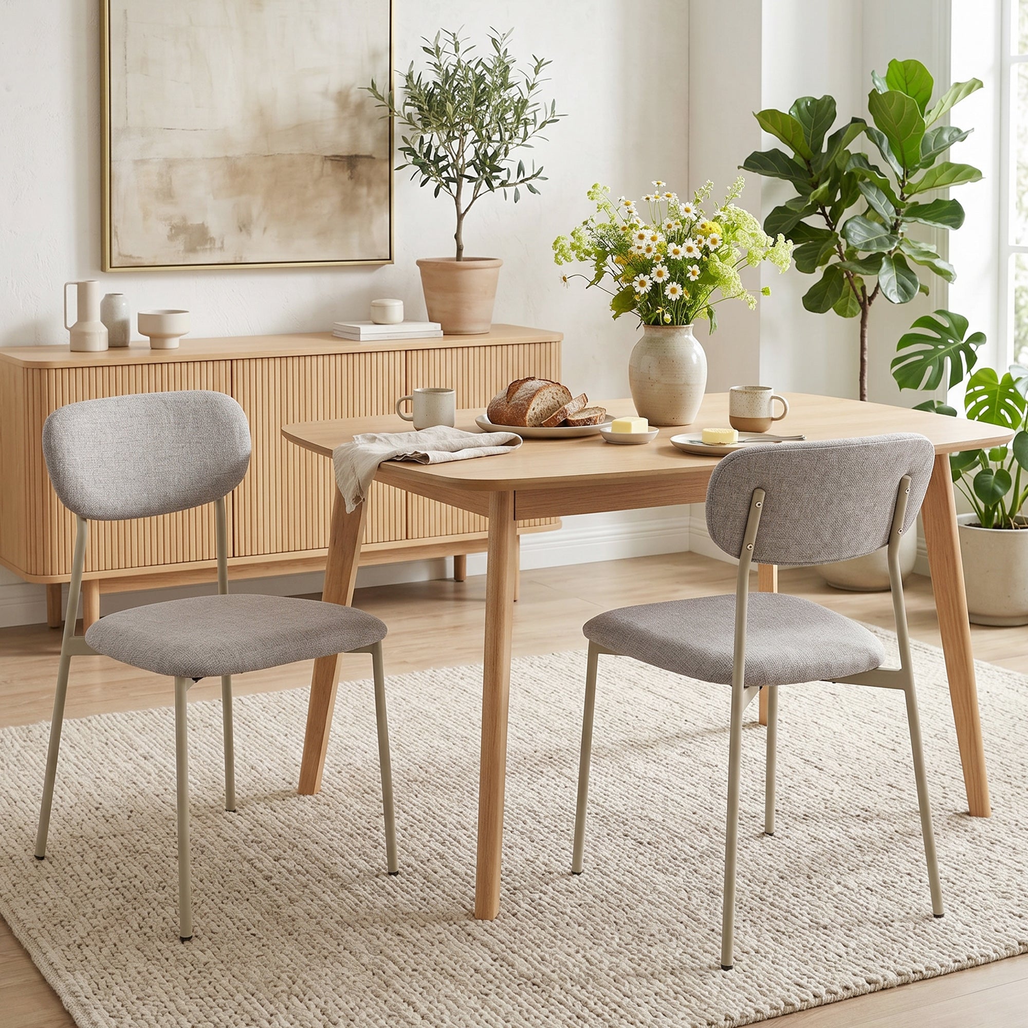 Lot de 2 chaises de salle à manger modernes, chaises de cuisine empilables en tissu effet lin avec siège et dossier rembourrés, pieds en acier, marron clair