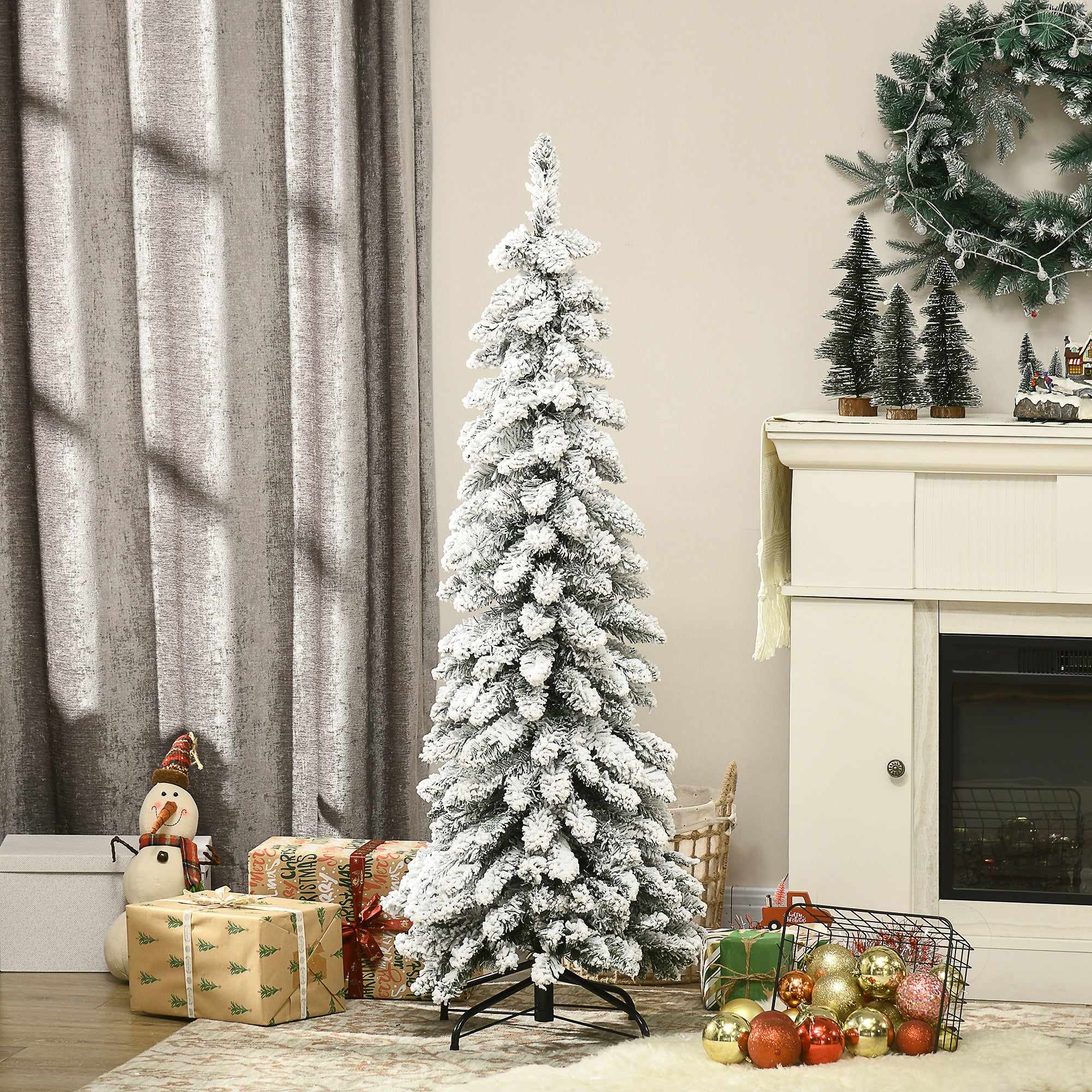 Arbre de Noël artificiel 135 cm sapin de Noël avec support en acier 253 branches enneigées socle pliable vert