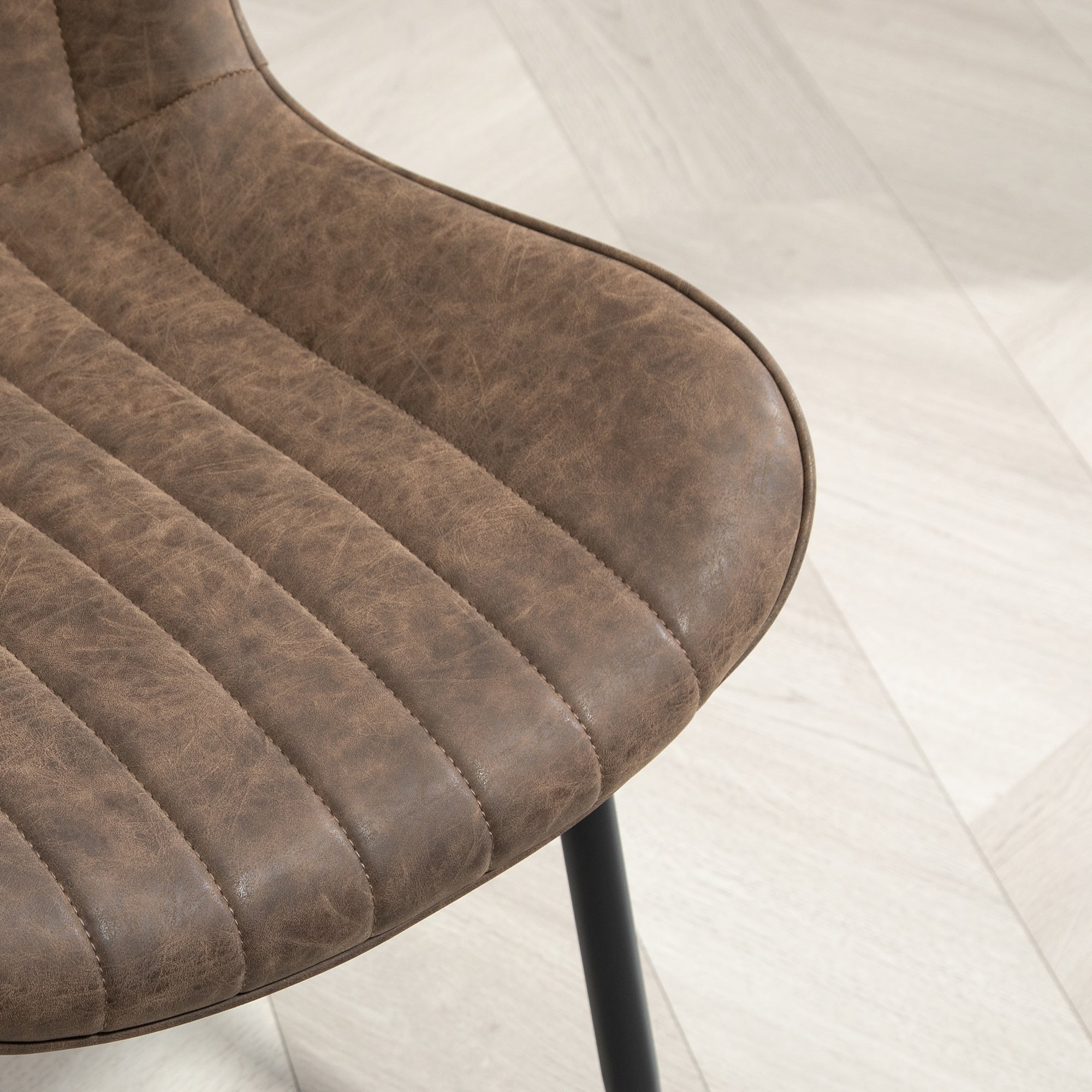 Lot de 2 chaises salle à manger chaise de cuisine moderne en revêtement synthétique avec design capitonné et pieds en métal, pour salon, salle à manger, chambre à coucher, marron