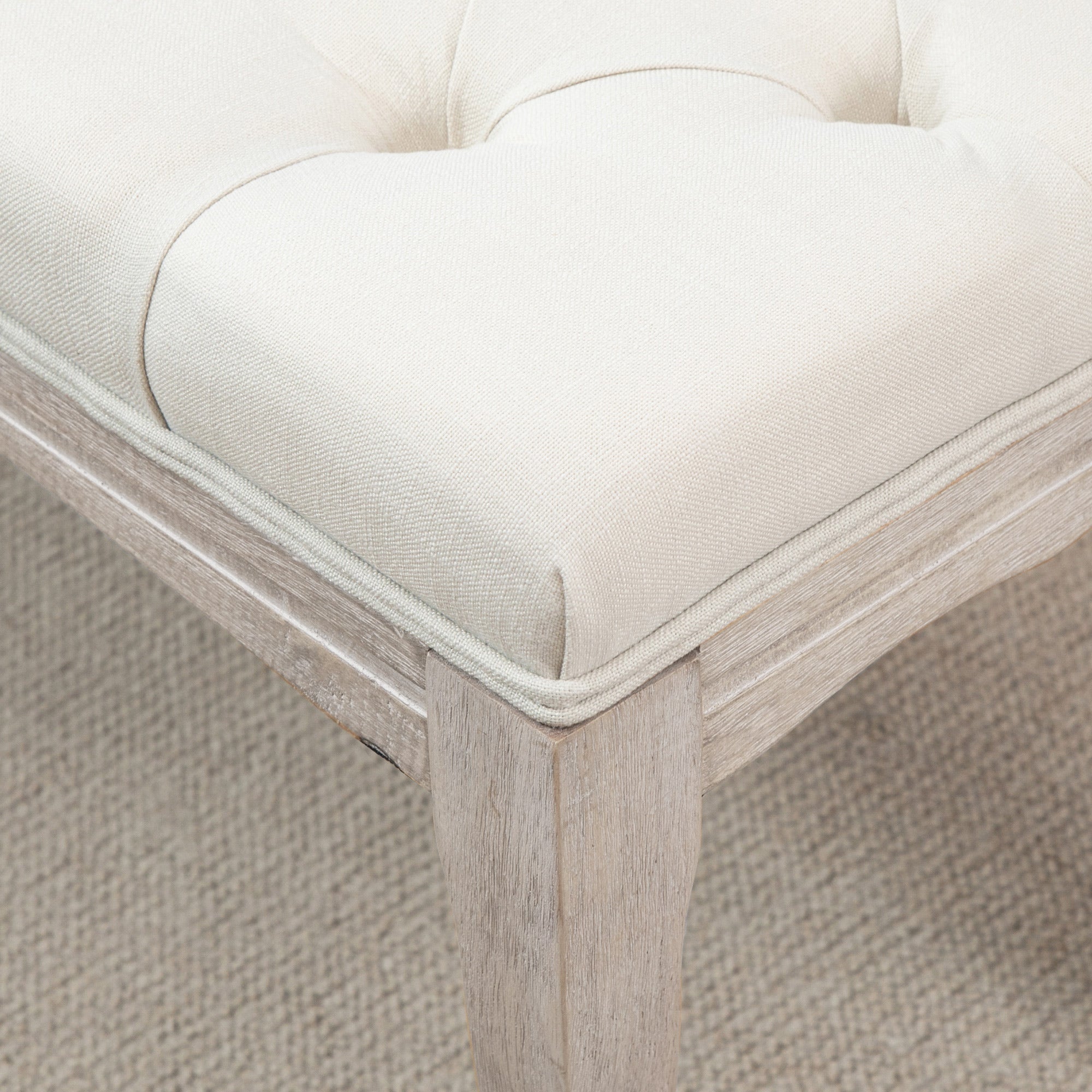 Banc Banquette capitonnée Style Classique 110 cm Bout de lit Rembourrée en lin piètement Bois hévéa sculpté Lin Beige