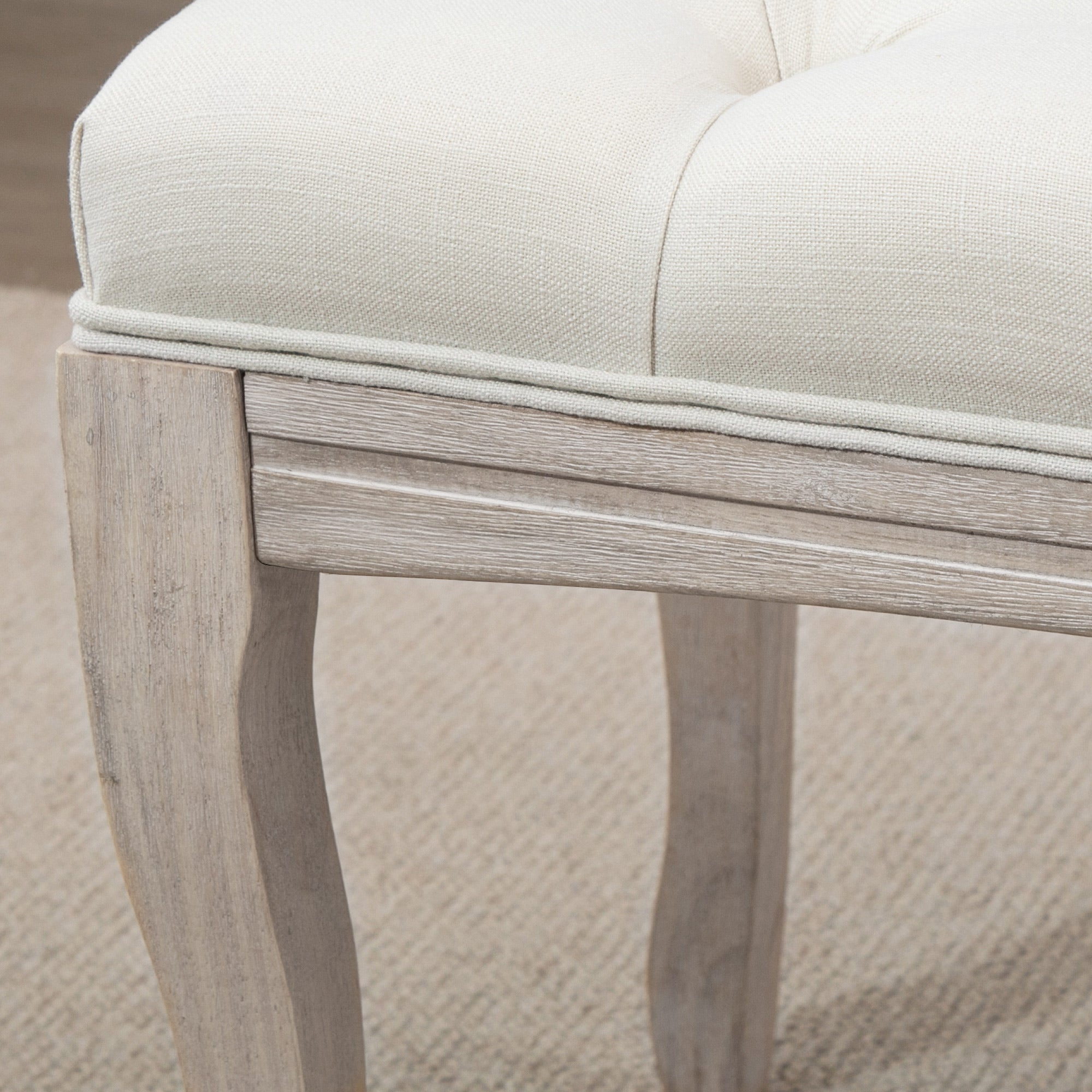 Banc Banquette capitonnée Style Classique 110 cm Bout de lit Rembourrée en lin piètement Bois hévéa sculpté Lin Beige