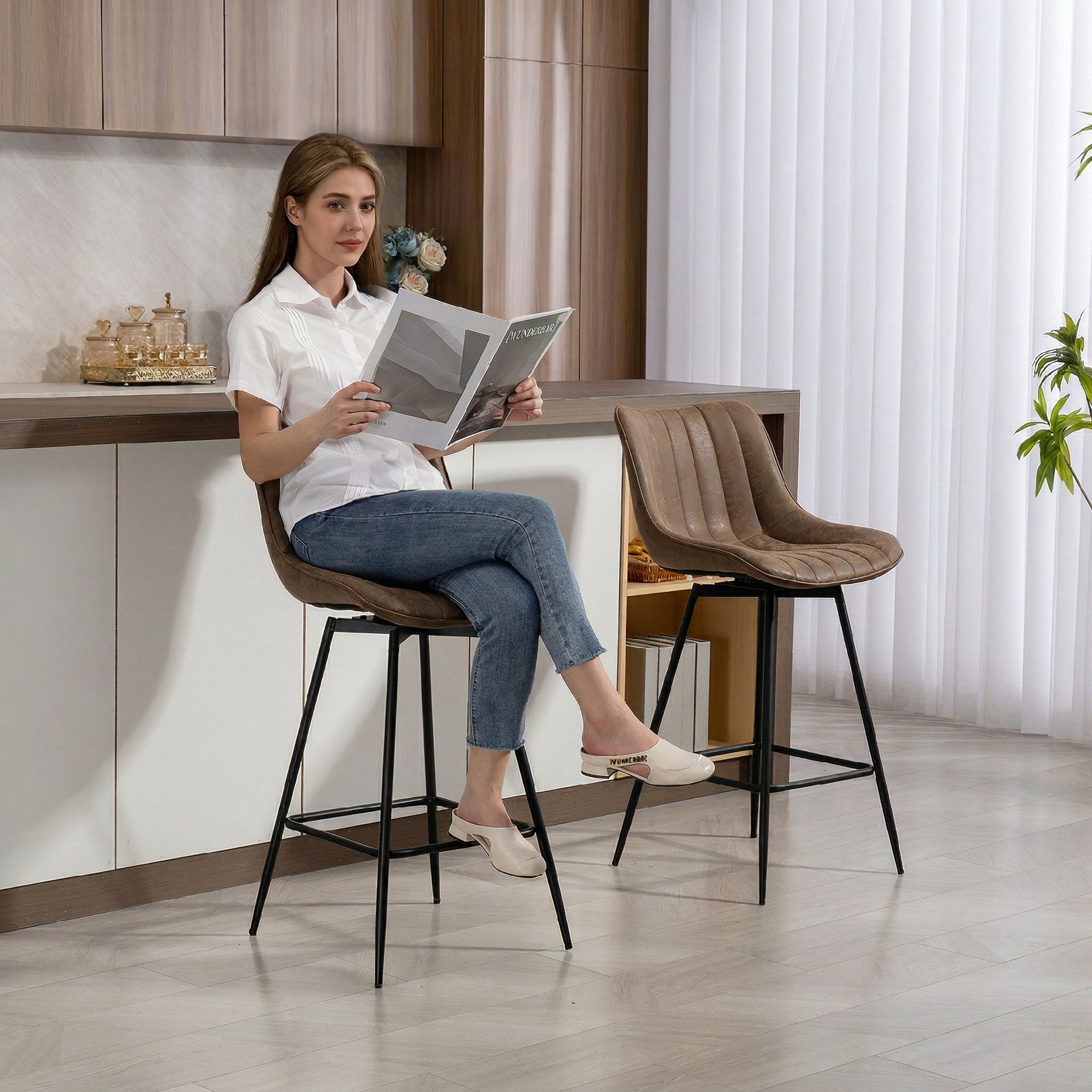 Lot de 2 Tabourets de Bar, Chaises de Bar Moderne en PU, Assise Rembourrée 68H cm à Pivotant à 360°, Dossier et Repose-Pieds, Pieds en Acier, Chaises Hautes Cuisine, Salle À Manger, Marron