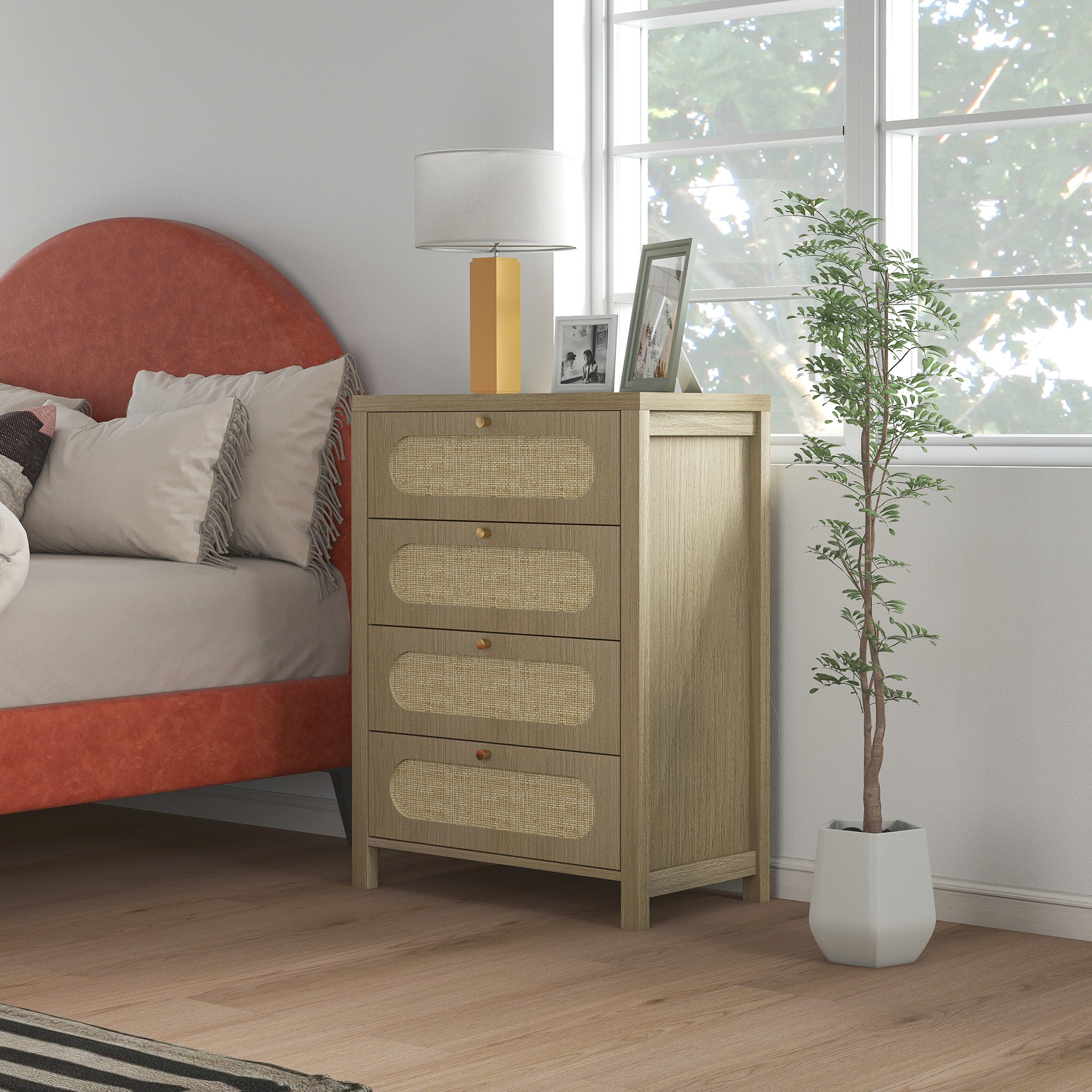 Commode 4 tiroirs meuble de rangement style bohémienne avec portes en résine tressée, poignées dorés, commode chambre à coucher, salon - 70 x 38 x 93 cm, effet bois naturel