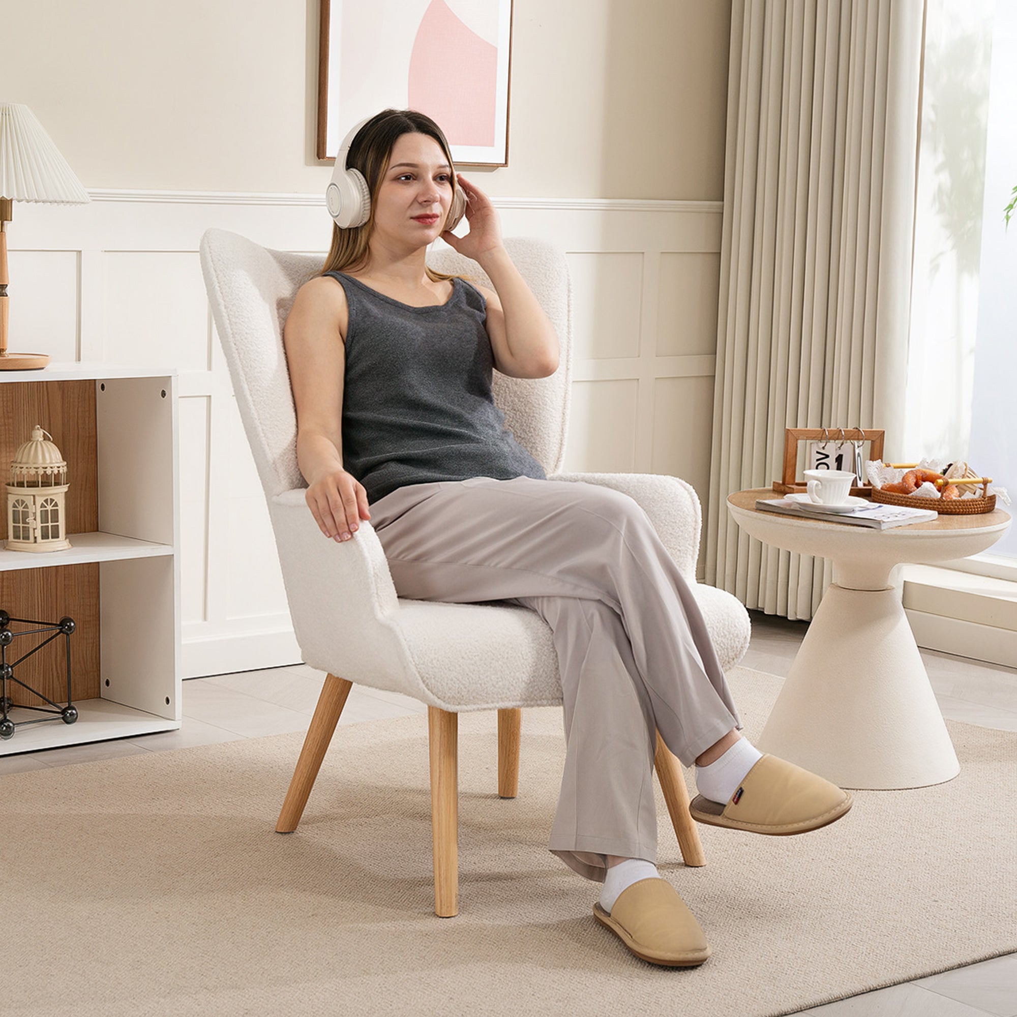 Fauteuil de salon en tissu bouclette, fauteuil moderne, capitonné et rembourré avec pieds en bois, accoudoirs et dossier ergonomique, pour salle à manger, salon, chambre, bureau, beige