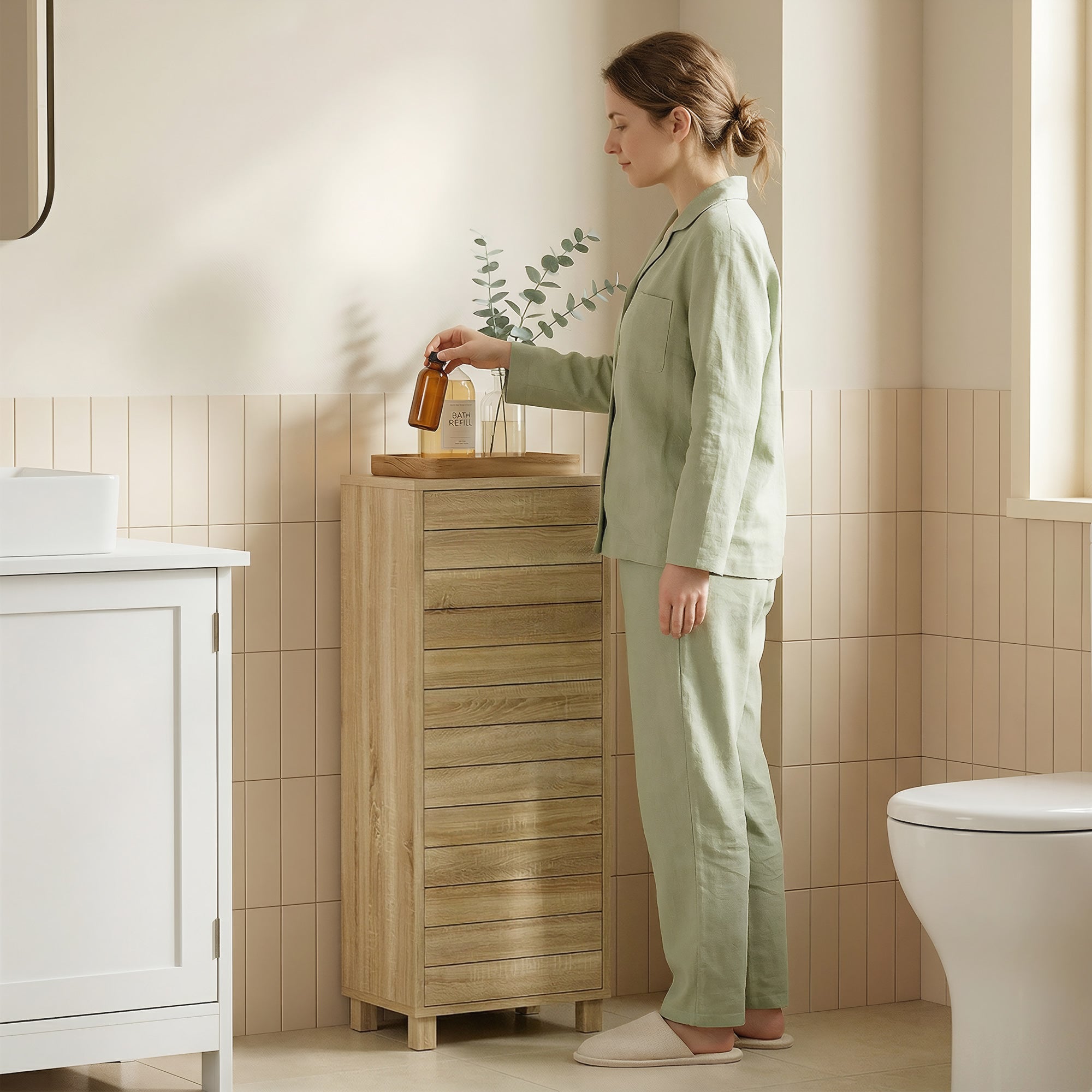 Meuble de Salle de Bain en Bois, Meuble de Rangement avec Étagère Réglable et Porte à Lamelles, Ouverture Pression, pour Salle de Bain, Salon, Chambre, 34 x 23 x 84 cm, Naturel