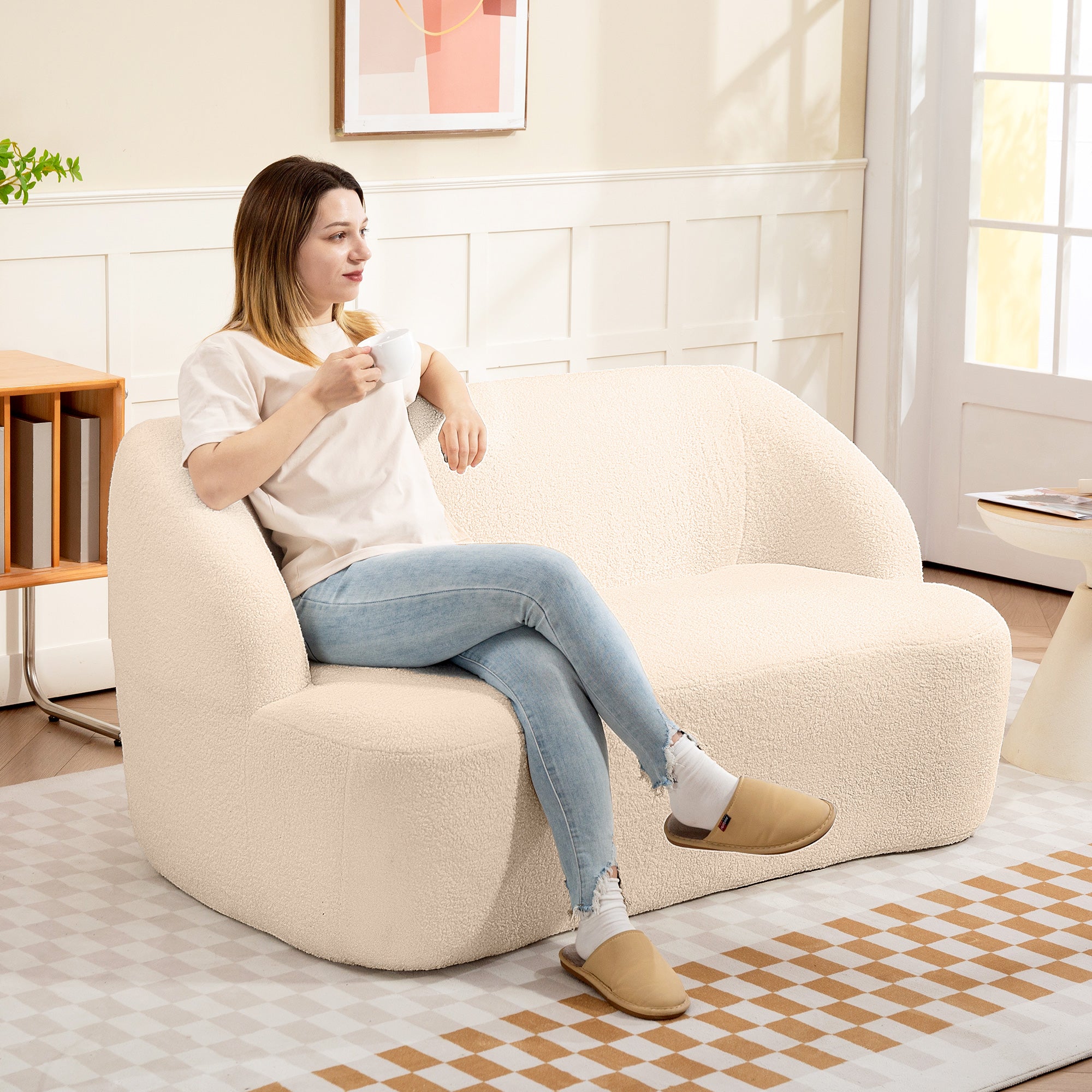 Canapé 2 places canapé en tissu bouclette 142 cm avec dossier et assise incurvés, entièrement compressé, sofa moderne pour chambre, appartement, petit espace, aucun assemblage requis, beige