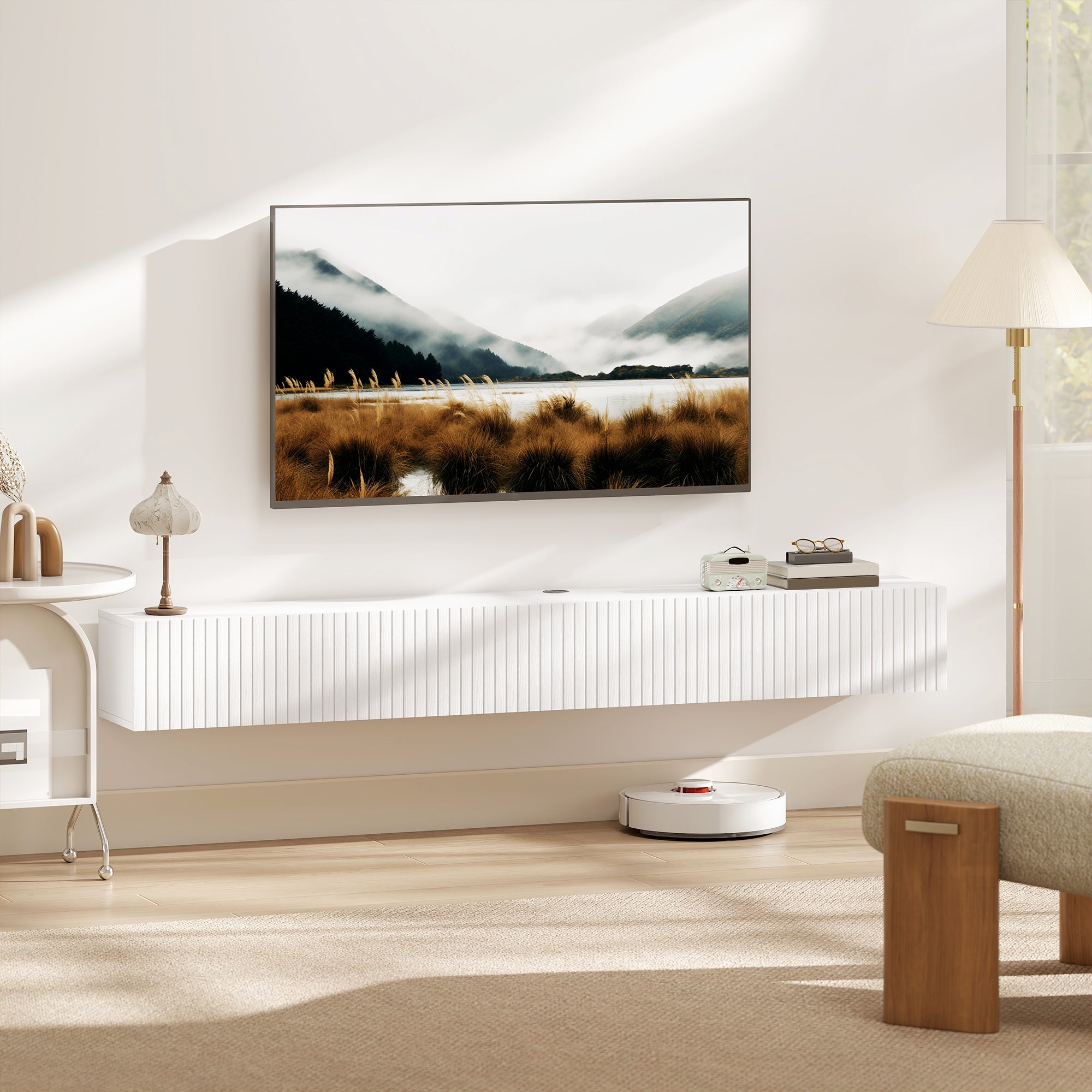 Meuble TV suspendu flottant 180 cm, meuble télé pour téléviseur jusqu'à 72 pouces avec 2 portes cannelées rabattables, banc TV mural pour salon, chambre à coucher, blanc