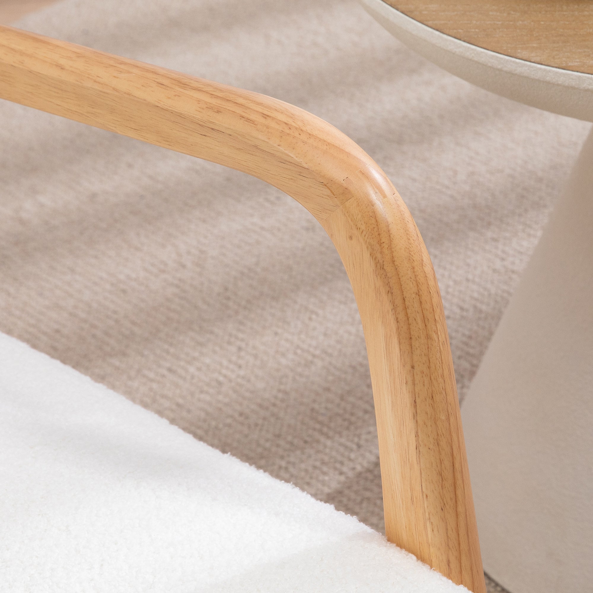 Fauteuil de salon avec cadre en bois massif fauteuil lounge - assise profonde - accoudoirs - aspect velours crème