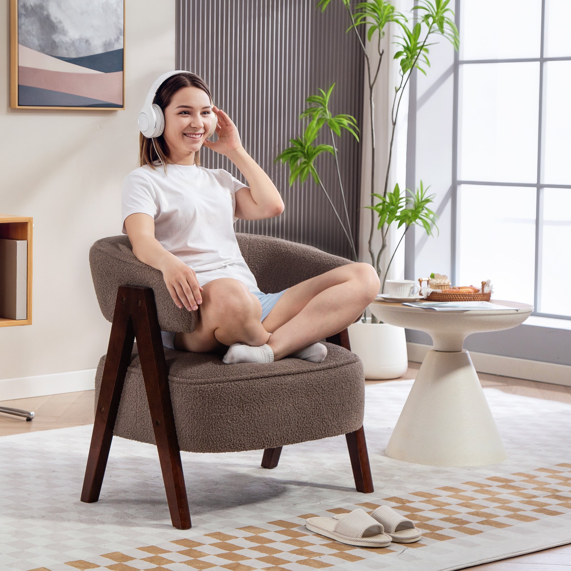 Fauteuil de salon en tissu bouclette, chaise rembourrée, assise large, dossier ergonomique, accoudoirs, pieds en bois massif et structure en acier, fauteuil de chambre, salon, bureau, marron