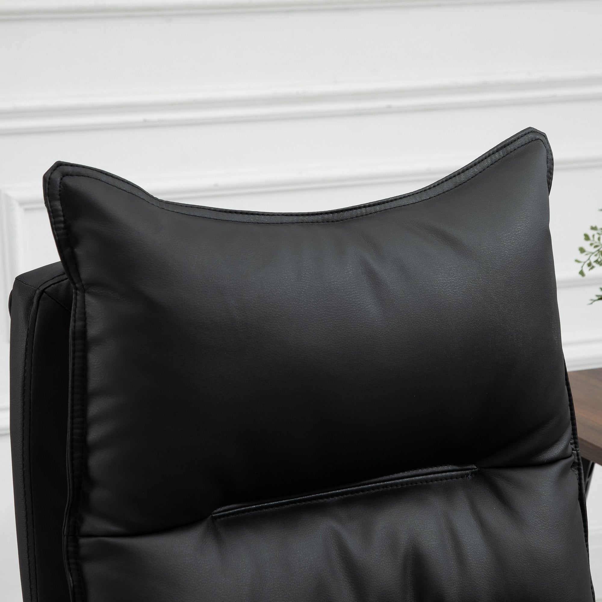 Fauteuil de bureau, chaise bureau ergonomique en similicuir avec large assise rembourrée, dossier inclinable, hauteur réglable, accoudoirs et repose-pied intégrés, charge 135 Kg, noir