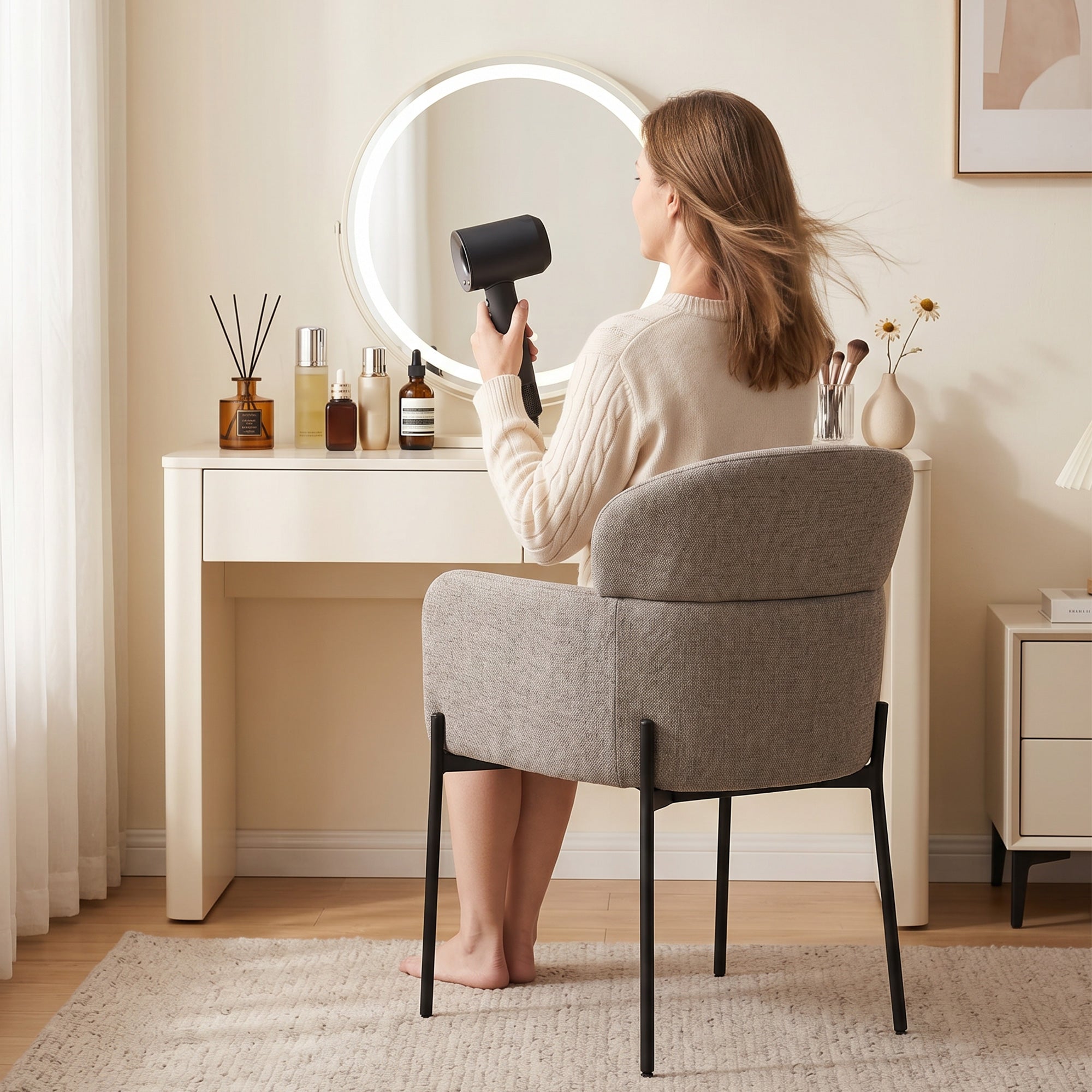 Fauteuil Salon, Fauteuil d'Appoint Rembourré en Chenille avec Dossier Courbé et Accoudoirs, Pieds en Métal, Style Moderne, Chaise de Chambre, Coins Lecture, Petit Espace, Marron Clair