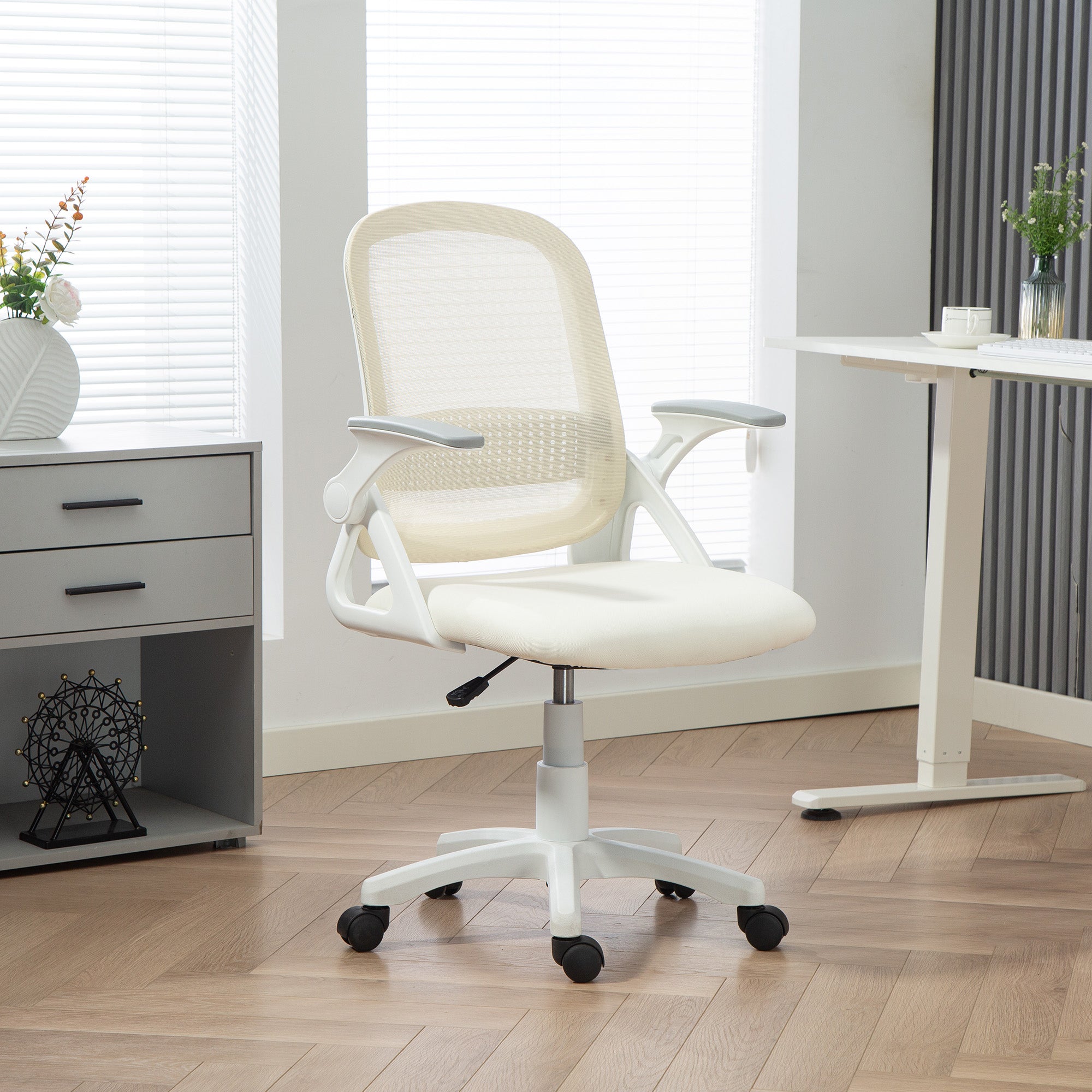 Chaise bureau ergonomique, fauteuil de bureau en maille avec accoudoirs relevables, hauteur réglable, soutien lombaire et pivotant à 360°, 57,5 x 60 x 101 cm, blanc