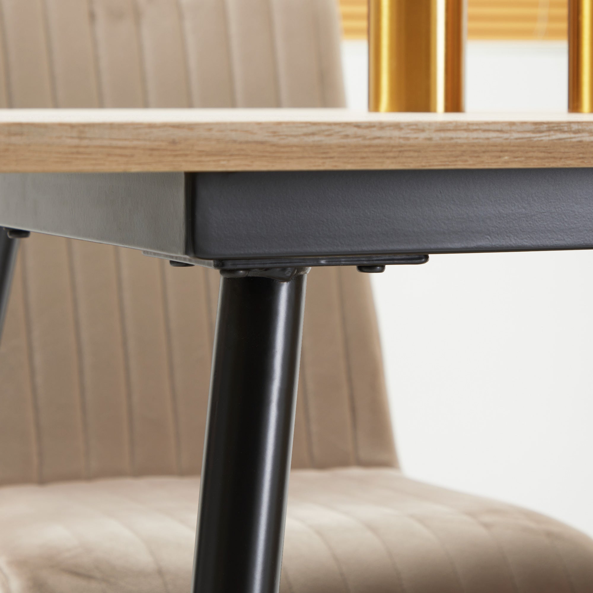 Table à manger rectangulaire, table de cuisine 140 cm, 4 personnes avec plateau effet bois, table de salle à manger, 4 pieds en acier, naturel et noir