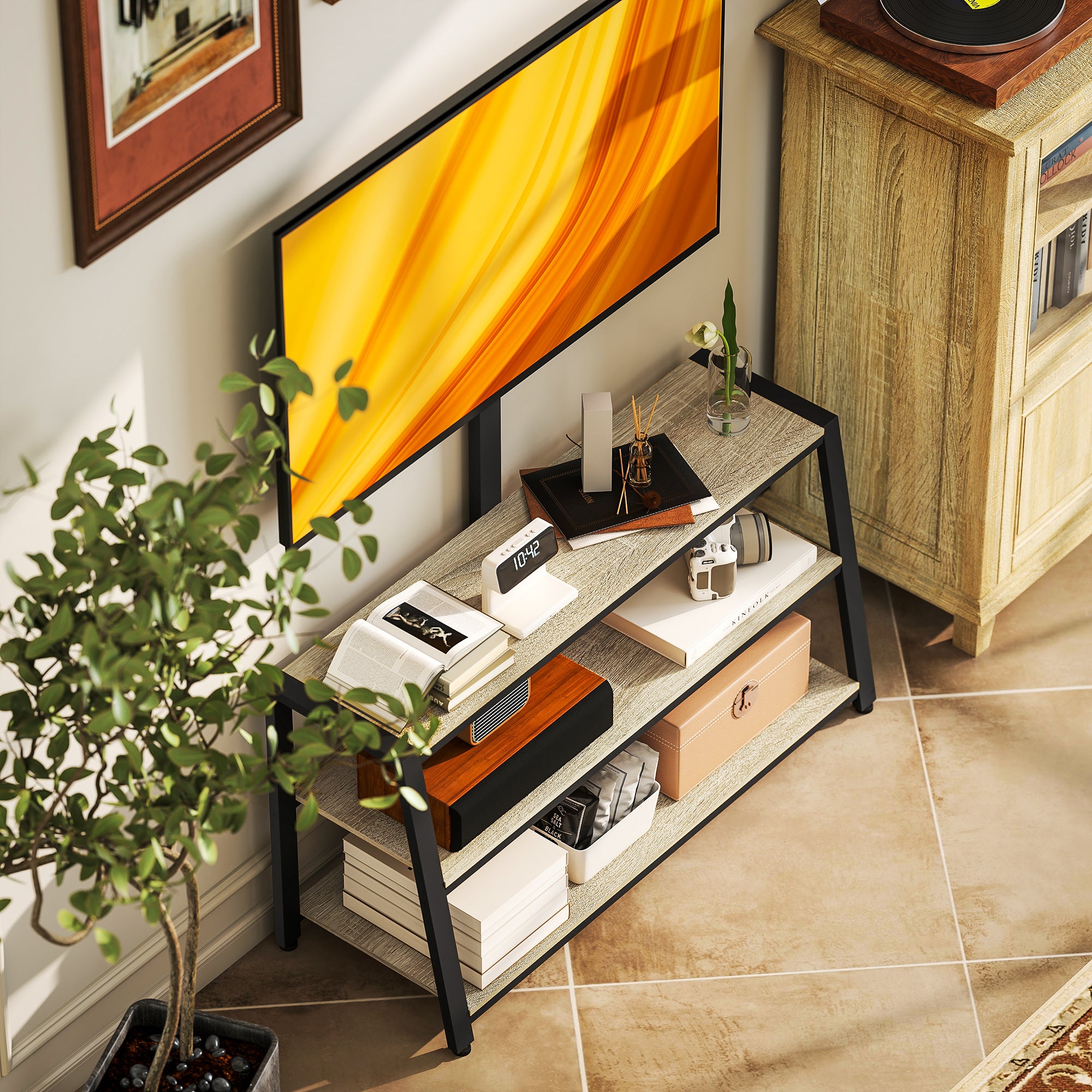 Meuble TV avec support orientable 35°, meuble télé pour téléviseurs de 32-70 pouces, étagères ouvertes, banc TV industriel pour salon chambre à coucher, 108x41x135cm, effet bois naturel