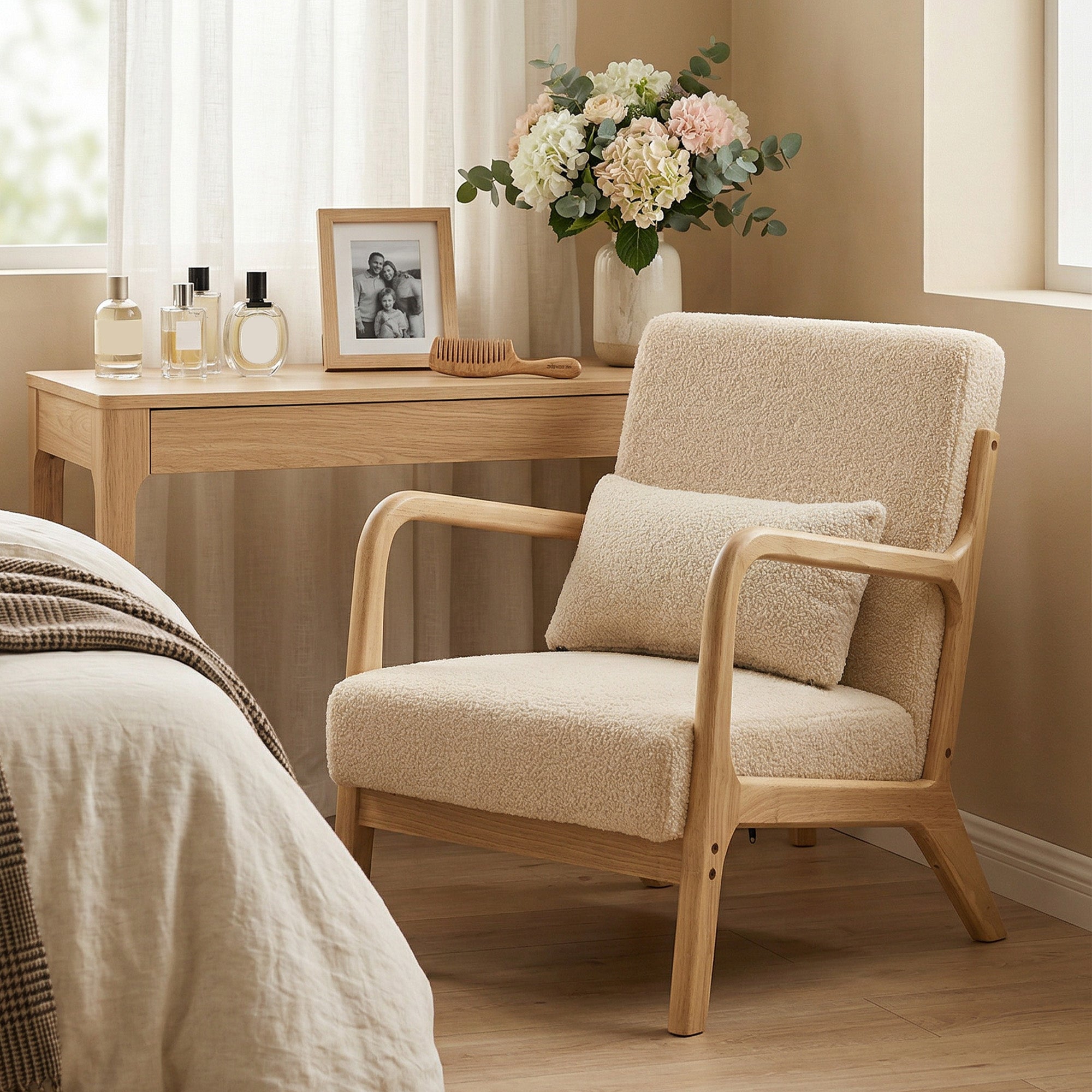 Fauteuil de salon avec cadre en bois massif fauteuil lounge - assise profonde - accoudoirs - aspect velours beige