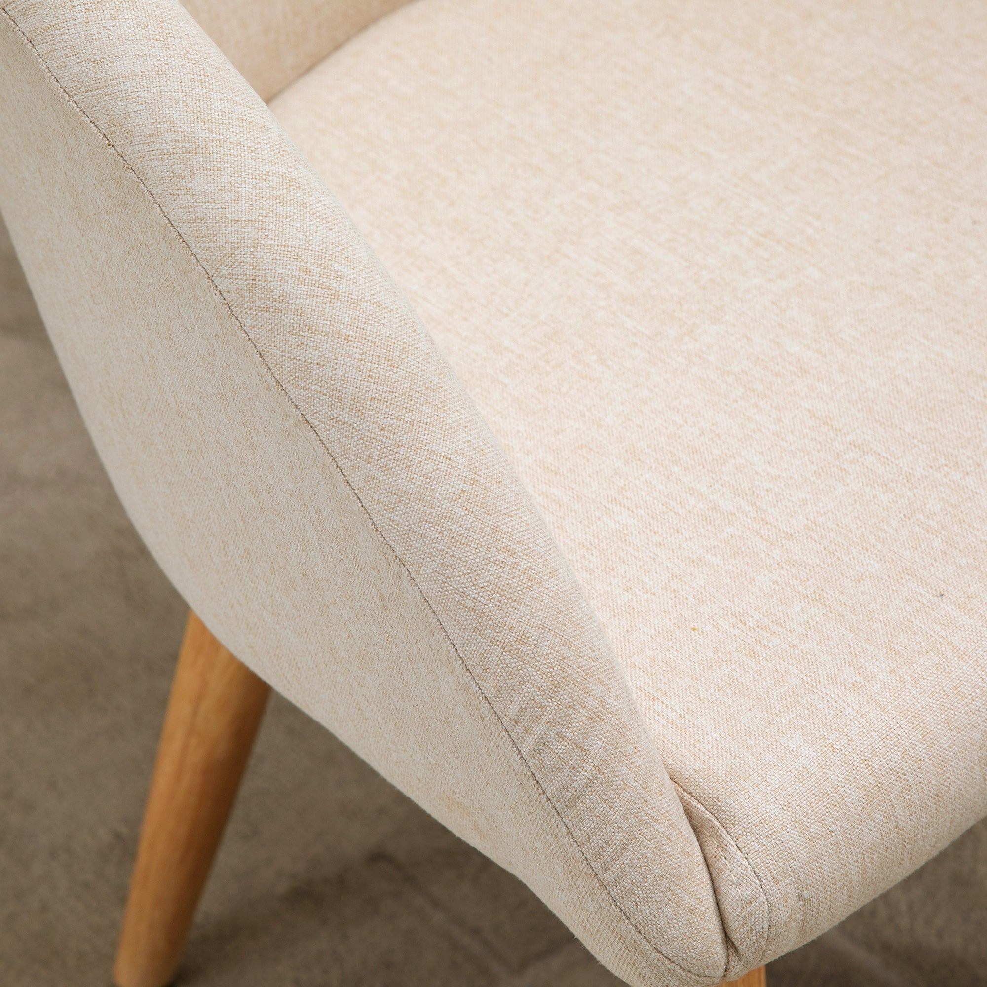 Lot de 2 chaises de salle à manger chaise de cuisine Design scandinave - Pieds inclinés effilés Bois Caoutchouc - Assise Dossier accoudoirs ergonomiques Aspect Lin Beige