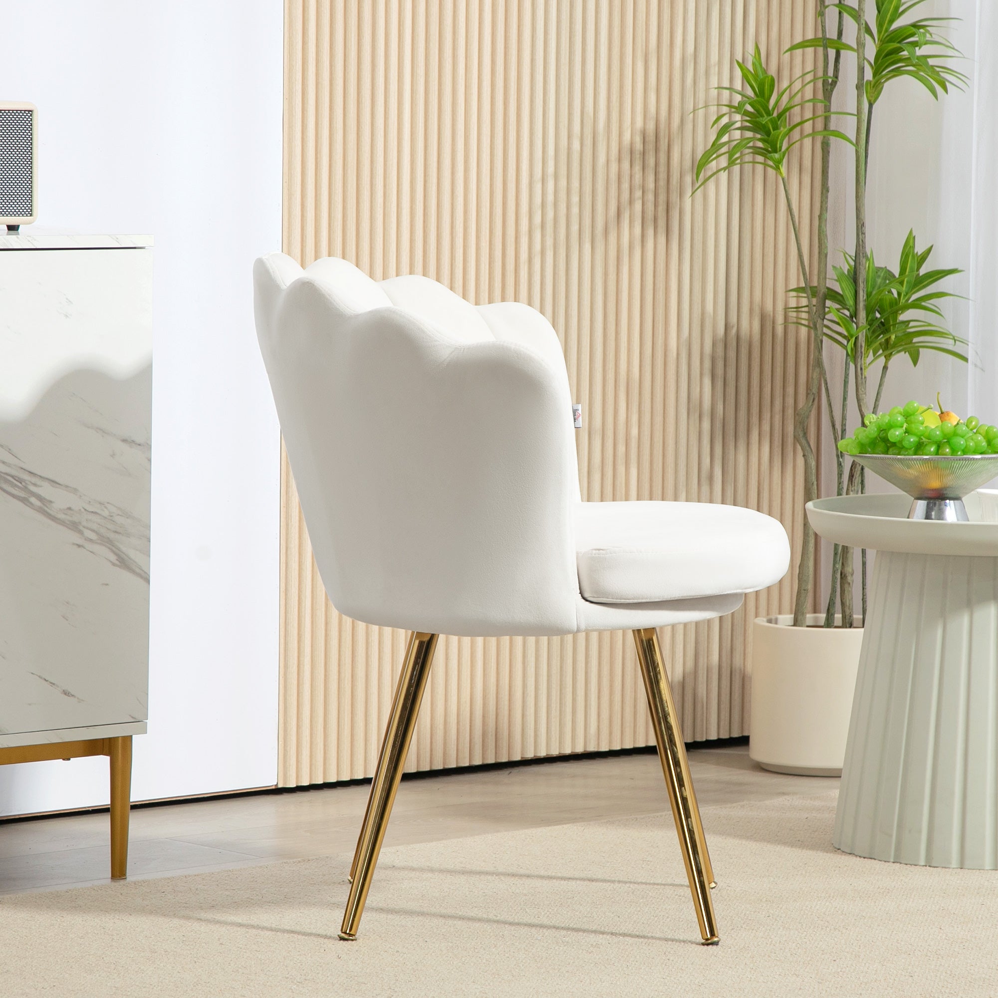 Fauteuil coquillage chaise coiffeuse fauteuil en velours fauteuil de salon avec pieds en métal doré pour salon chambre et salle à manger 67l x 64P x 77H cm crème