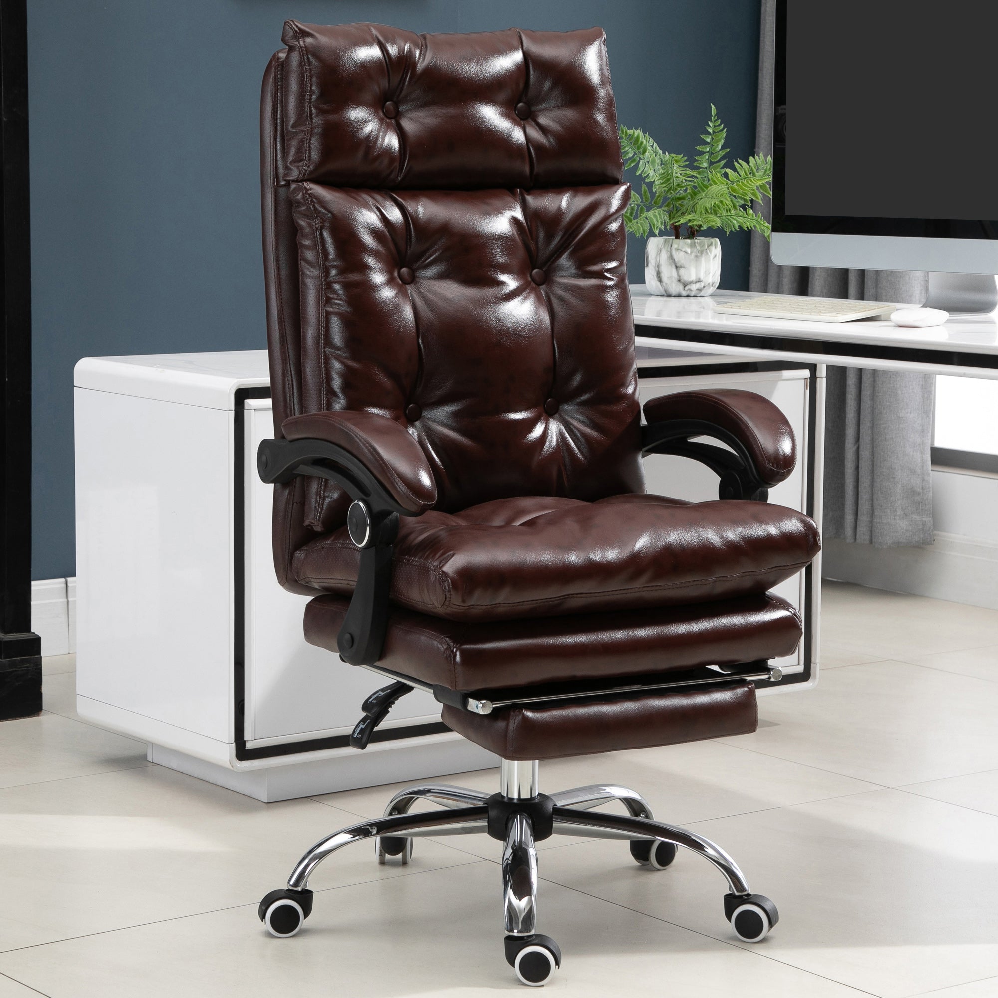 Fauteuil de bureau, chaise de bureau ergonomique avec hauteur réglable, dossier inclinable et repose-pied rétractable et pivotant à 360°, cuir synthétique, pour chambre, télétravail, marron