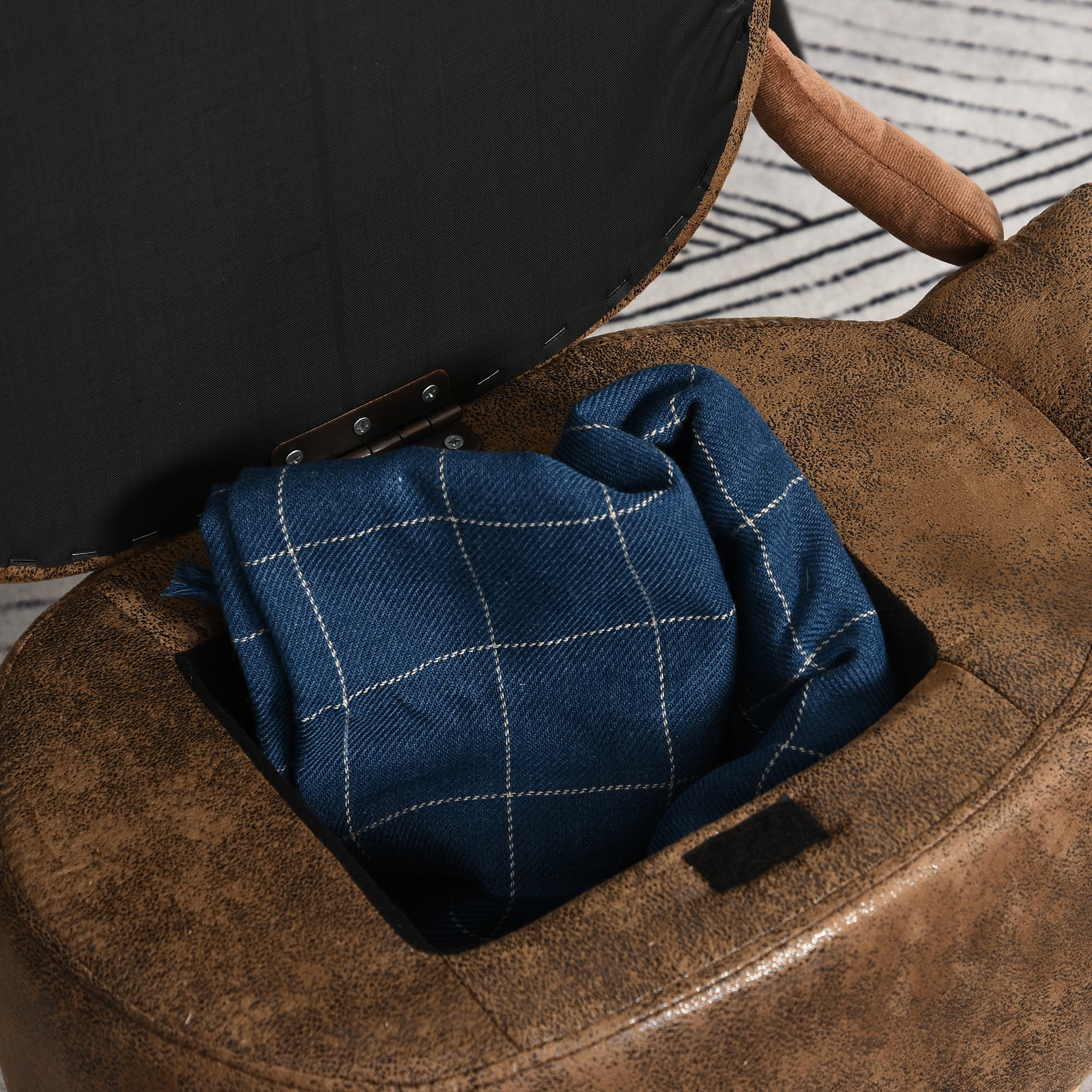 Tabouret Vache - Pouf Vachette - Pouf Taureau Coffre de Rangement 2 en 1 - Pieds Bois d'hévéa revêtement synthétique Aspect Daim Vieilli Marron