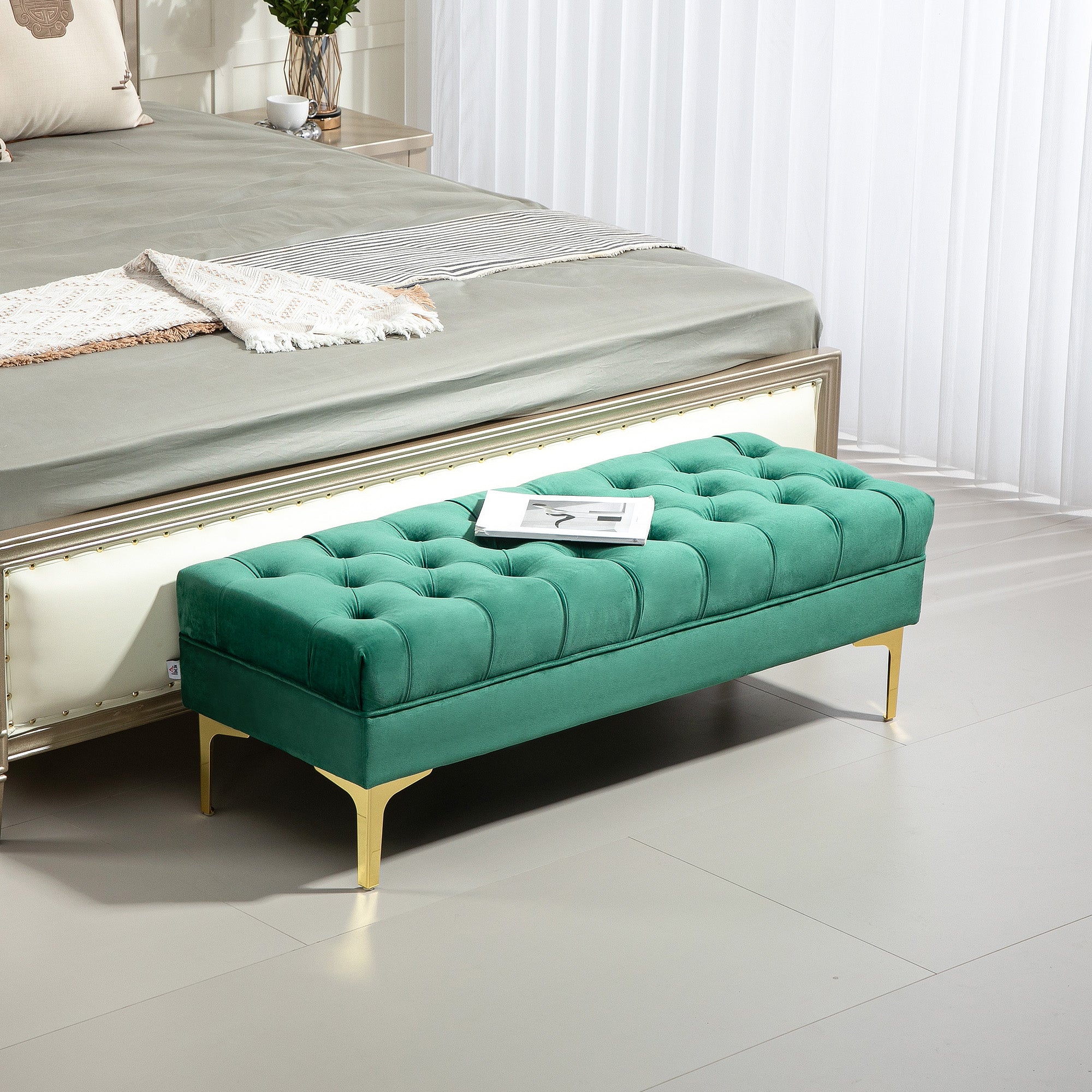 Banc banquette capitonnée bout de lit style classique chic dim. 118L x 45l x 42H cm piètement métal doré velours vert