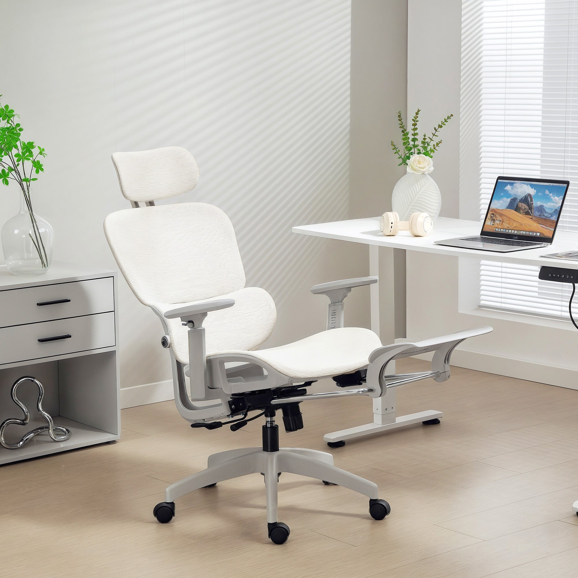 Chaise de Bureau Ergonomique en Maille, Fauteuil de Bureau Inclinable, Accoudoirs 3D, Appui-Tête Réglable, Dossier Haut, Soutien Lombaire, Repose-Pieds, Travail Pivotante pour Ordinateur, Beige