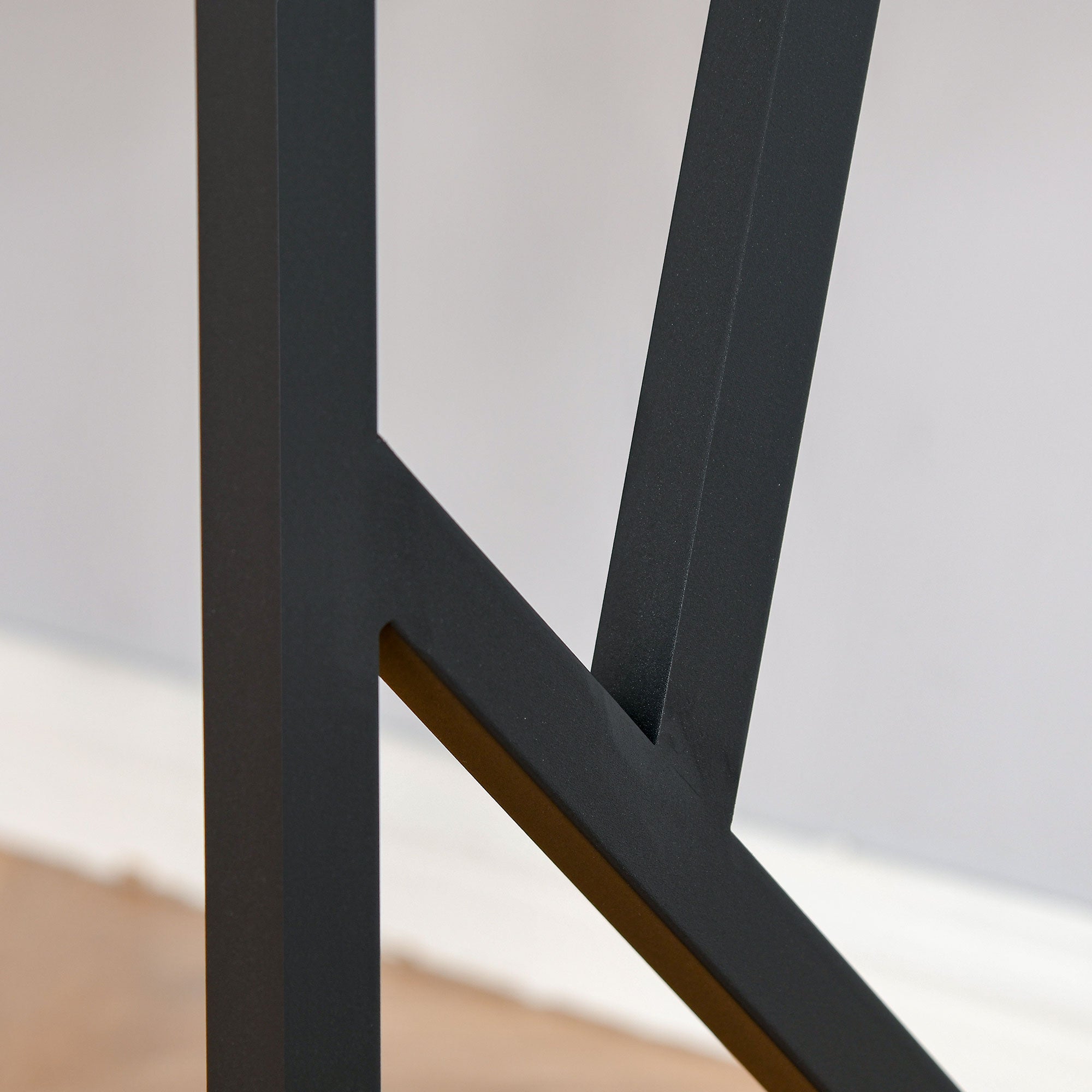 Bureau Style Industriel dim. 120L x 60l x 76H cm tiroir + 2 niches piètement métal Noir Plateau Aspect Bois Noyer