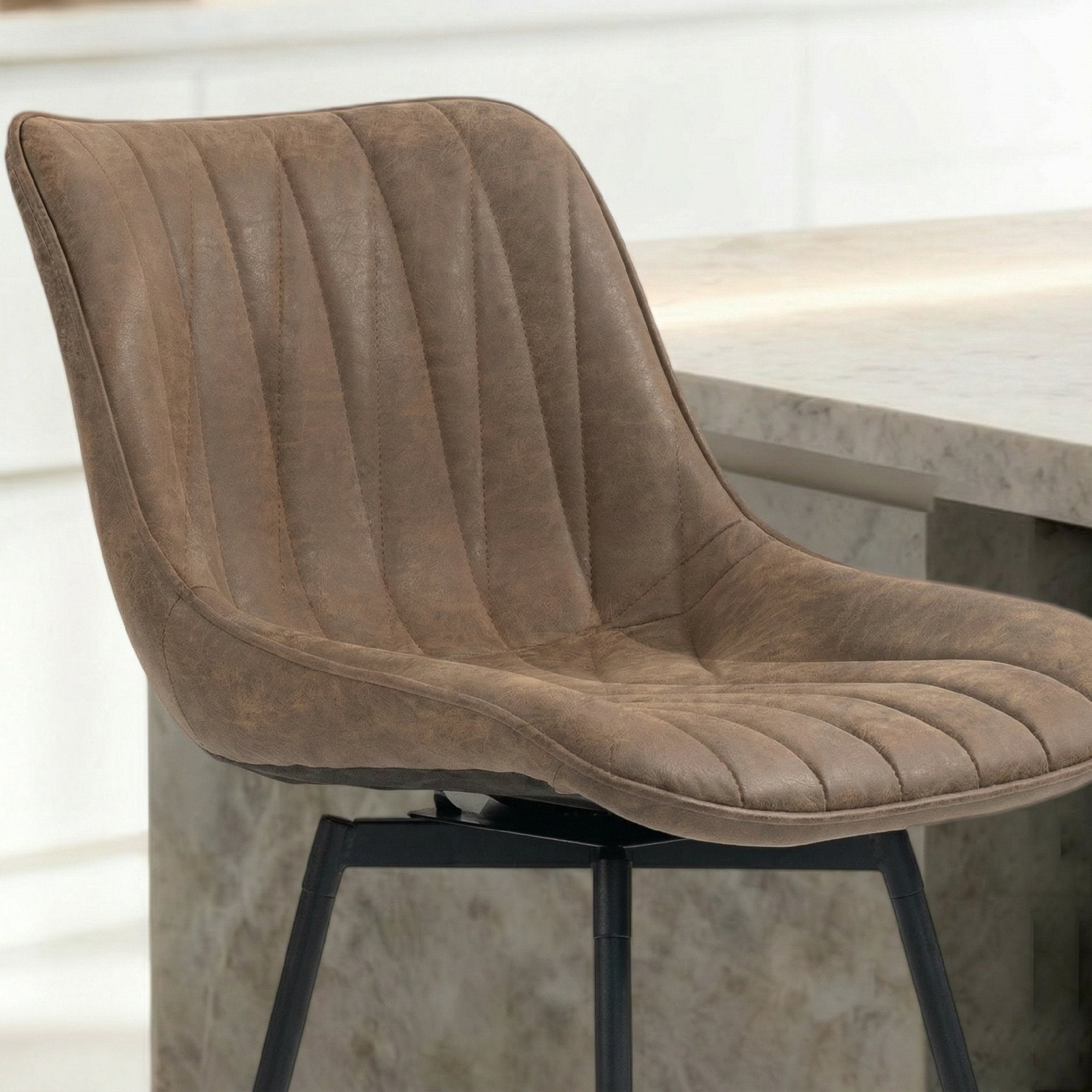 Lot de 2 Tabourets de Bar, Chaises de Bar Moderne en PU, Assise Rembourrée 68H cm à Pivotant à 360°, Dossier et Repose-Pieds, Pieds en Acier, Chaises Hautes Cuisine, Salle À Manger, Marron